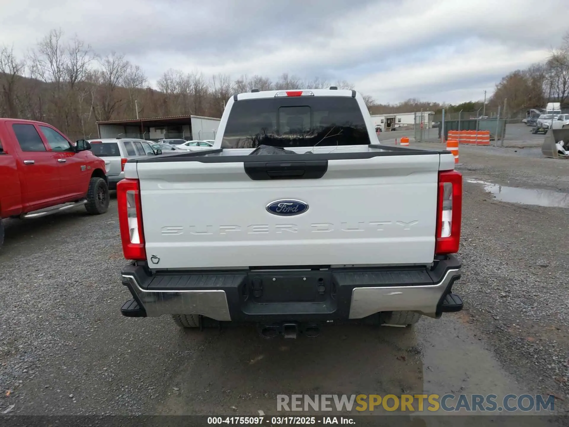 15 Photograph of a damaged car 1FT8W3BN8REE26014 FORD F-350 2024