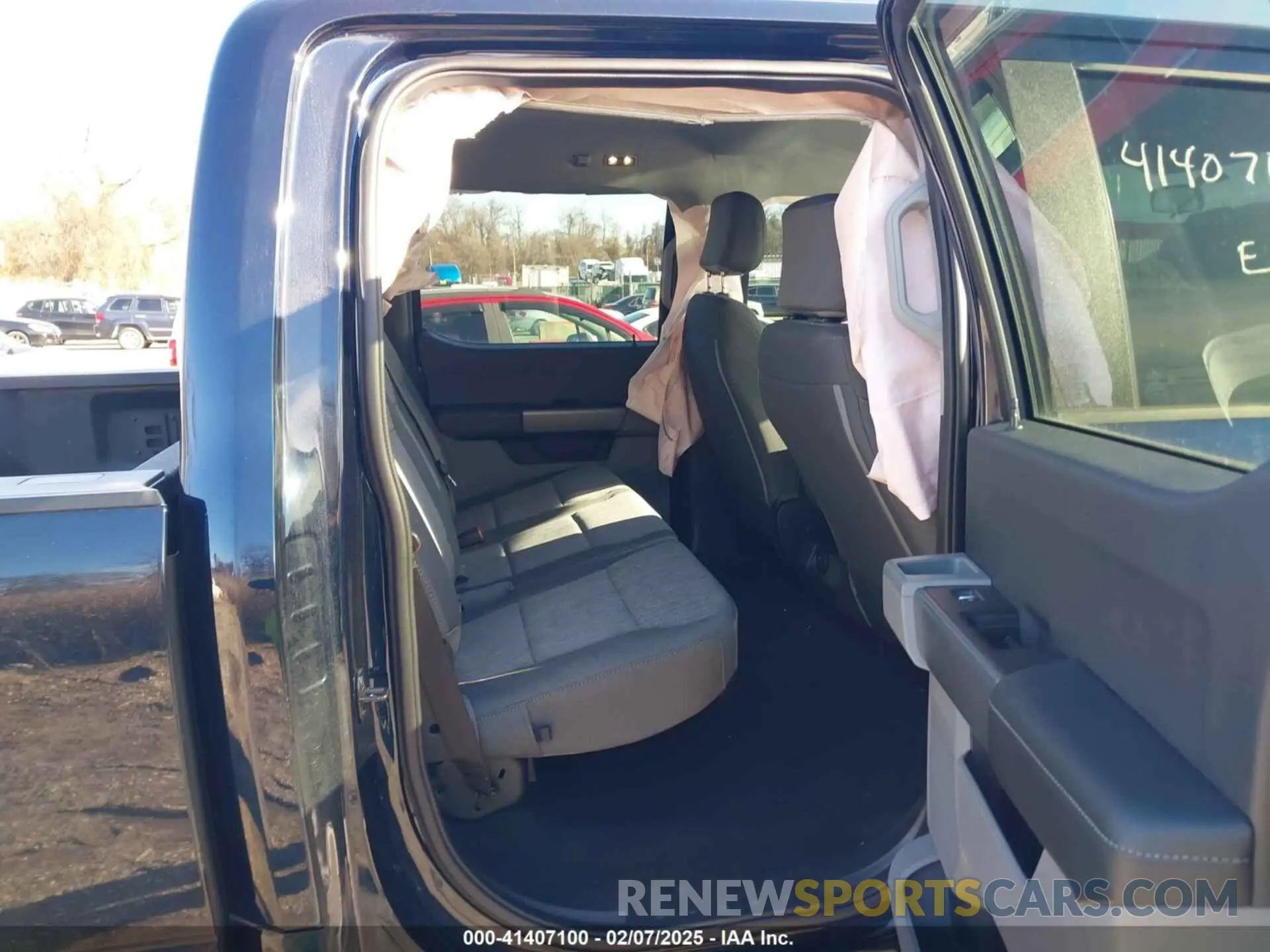 8 Photograph of a damaged car 1FT8W3BNXREC17082 FORD F-350 2024