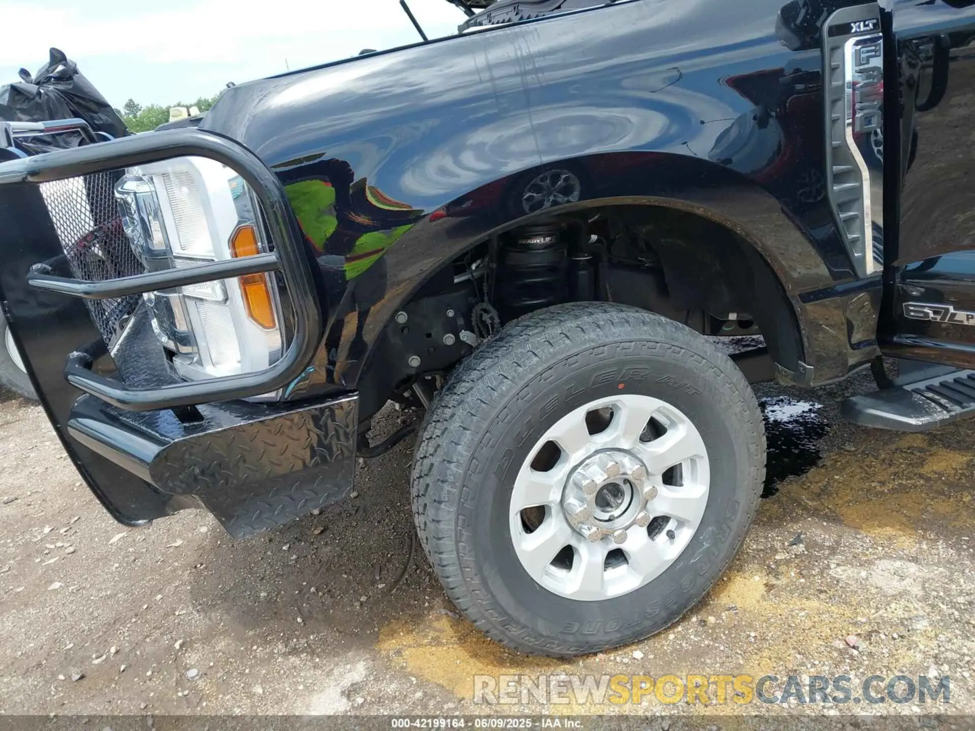 11 Photograph of a damaged car 1FT8W3BT1REF87397 FORD F-350 2024