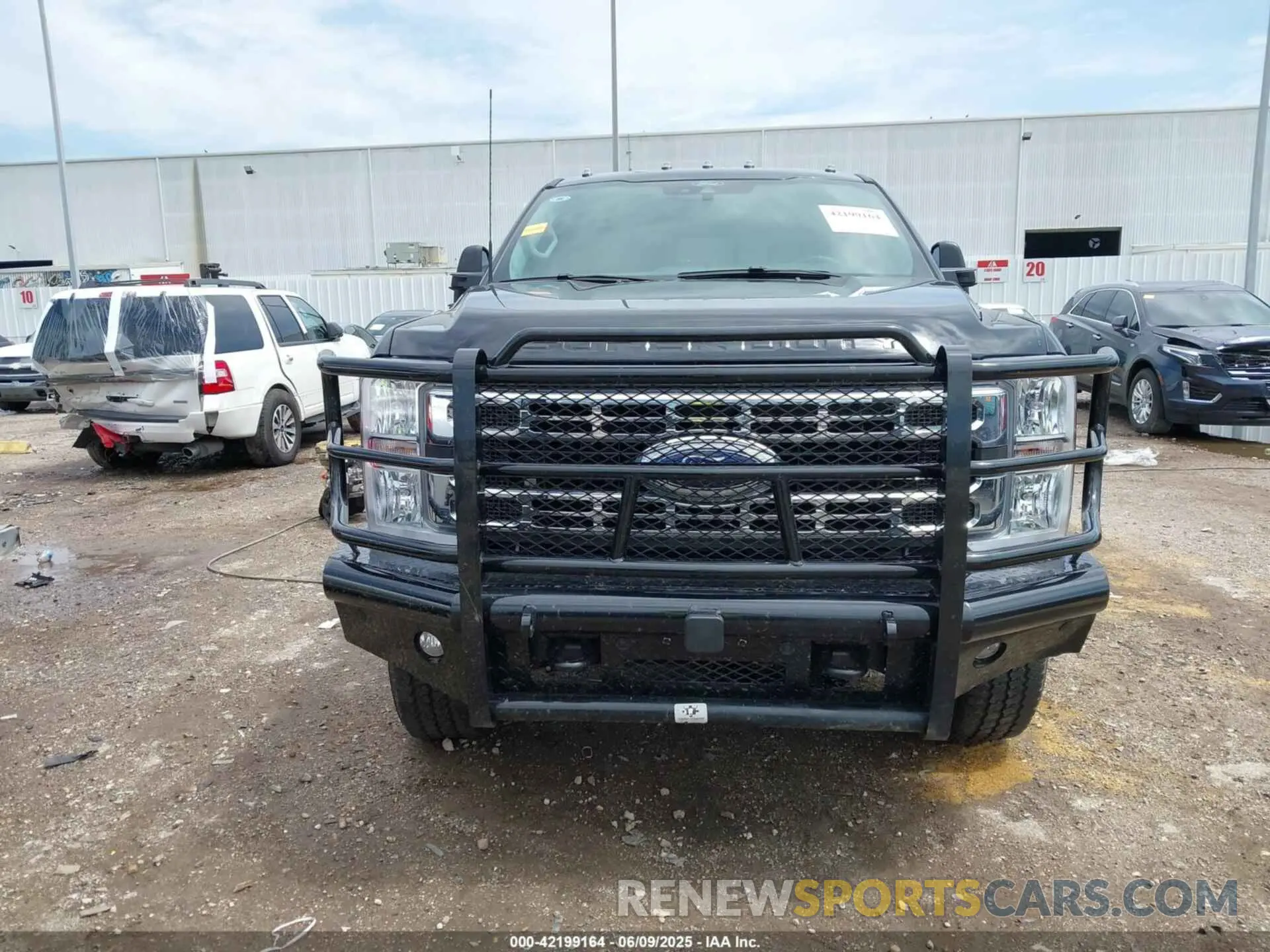 14 Photograph of a damaged car 1FT8W3BT1REF87397 FORD F-350 2024