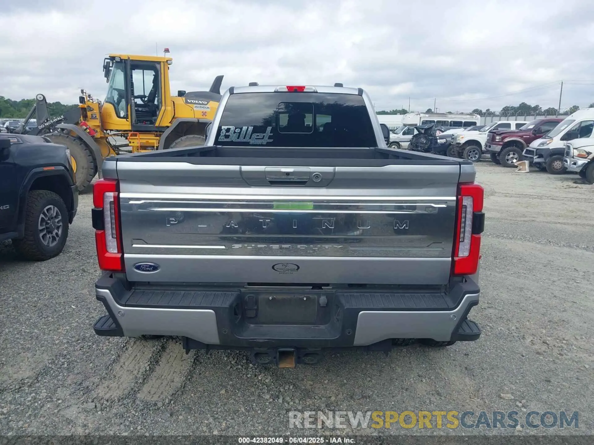 17 Photograph of a damaged car 1FT8W3DM8REE07838 FORD F-350 2024