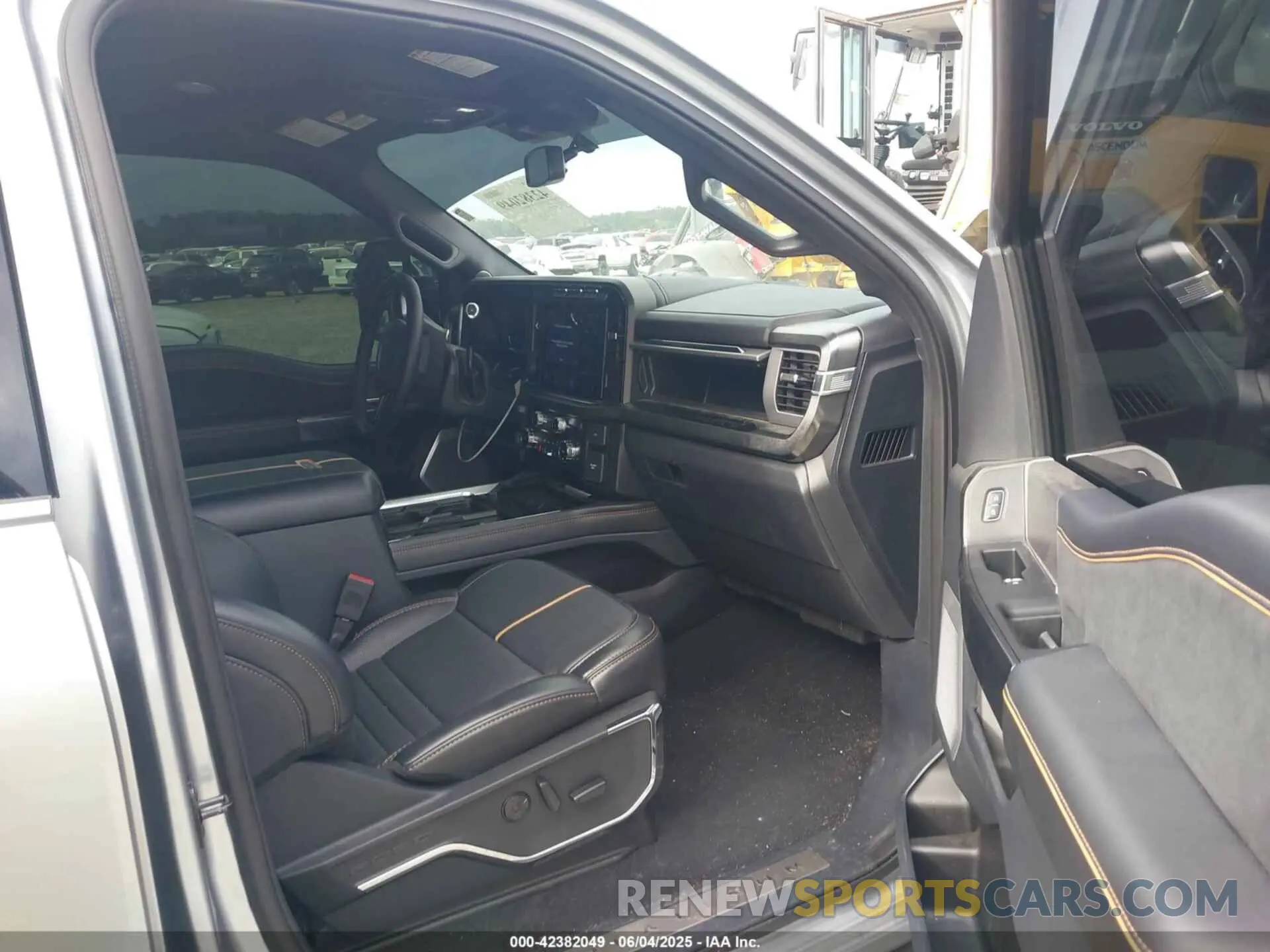 6 Photograph of a damaged car 1FT8W3DM8REE07838 FORD F-350 2024