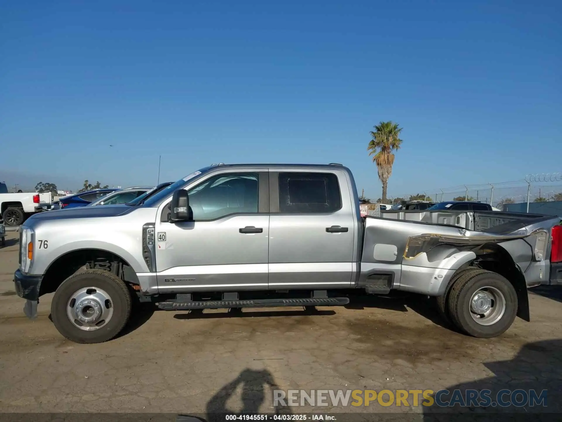 15 Photograph of a damaged car 1FT8W3DT3REE05440 FORD F-350 2024