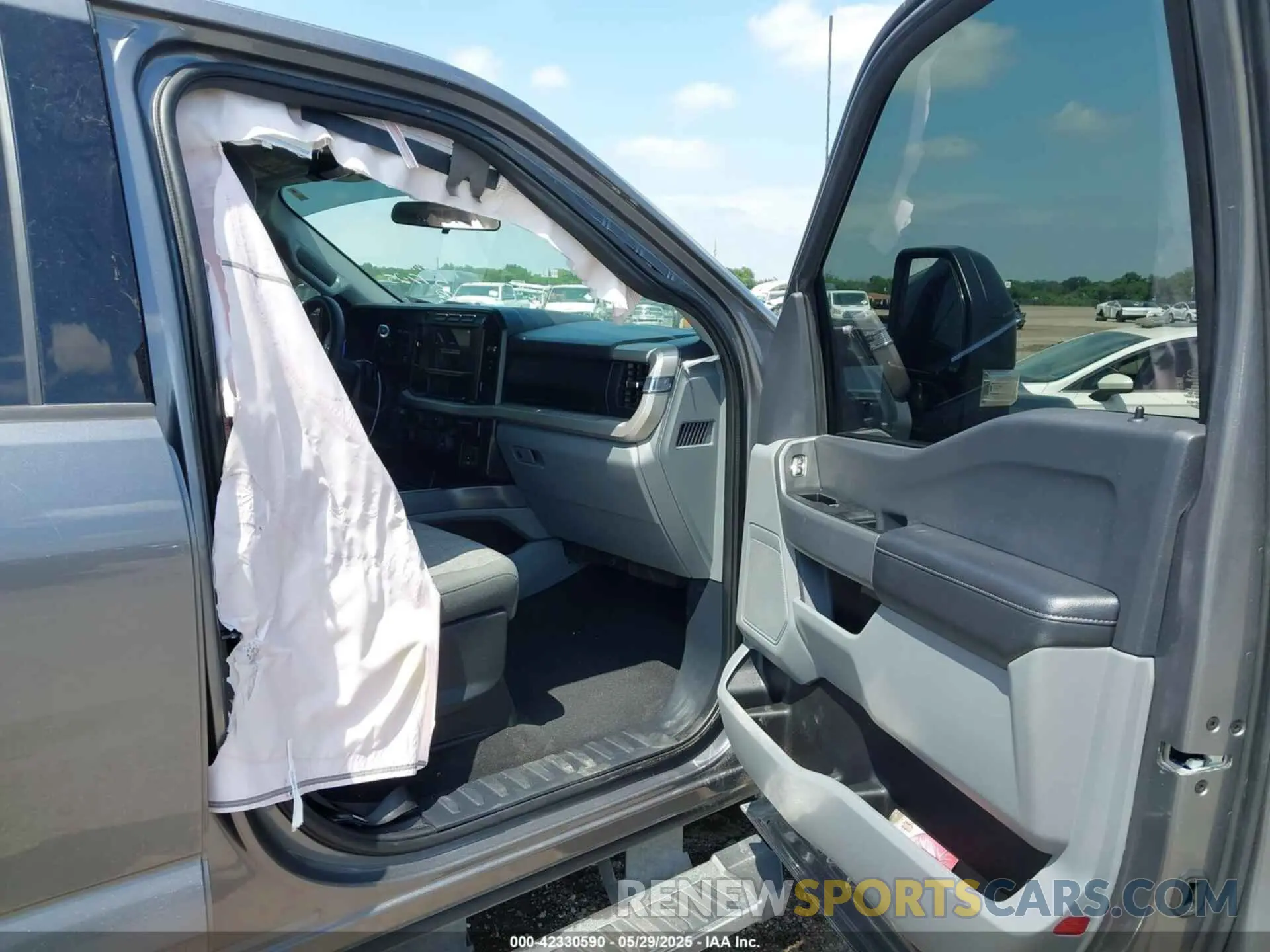 5 Photograph of a damaged car 1FT8W3DT4REE02112 FORD F-350 2024