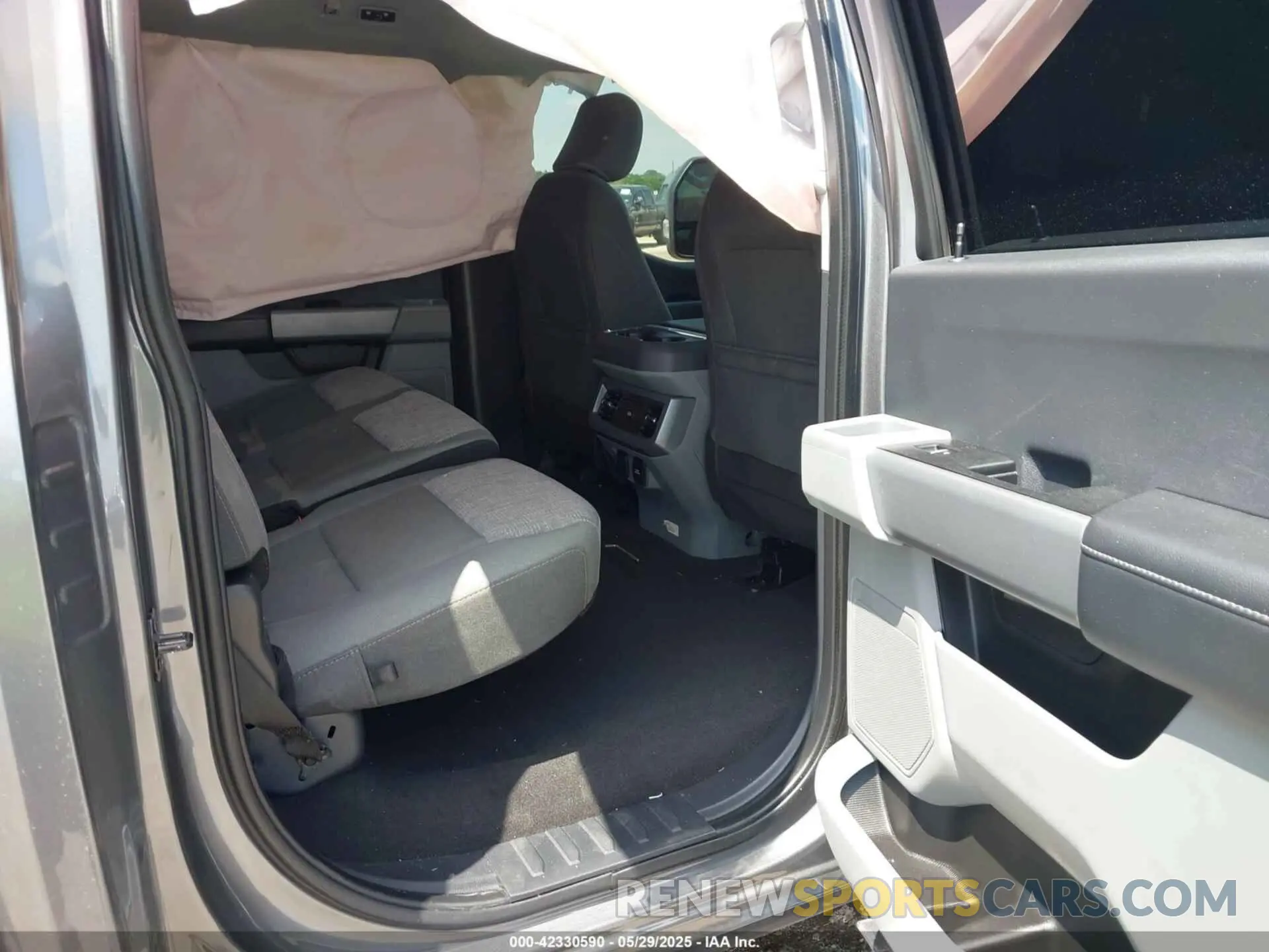 8 Photograph of a damaged car 1FT8W3DT4REE02112 FORD F-350 2024