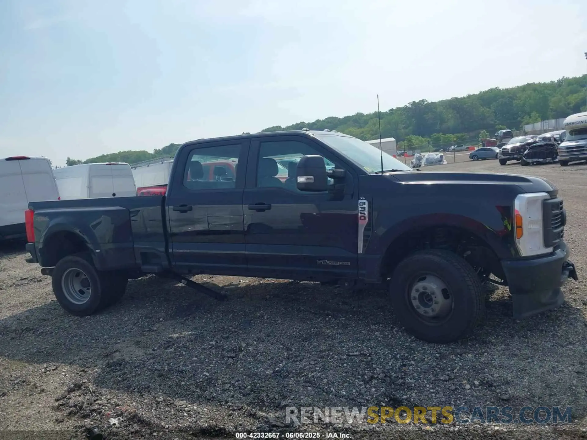 13 Photograph of a damaged car 1FT8W3DT8REF89533 FORD F-350 2024