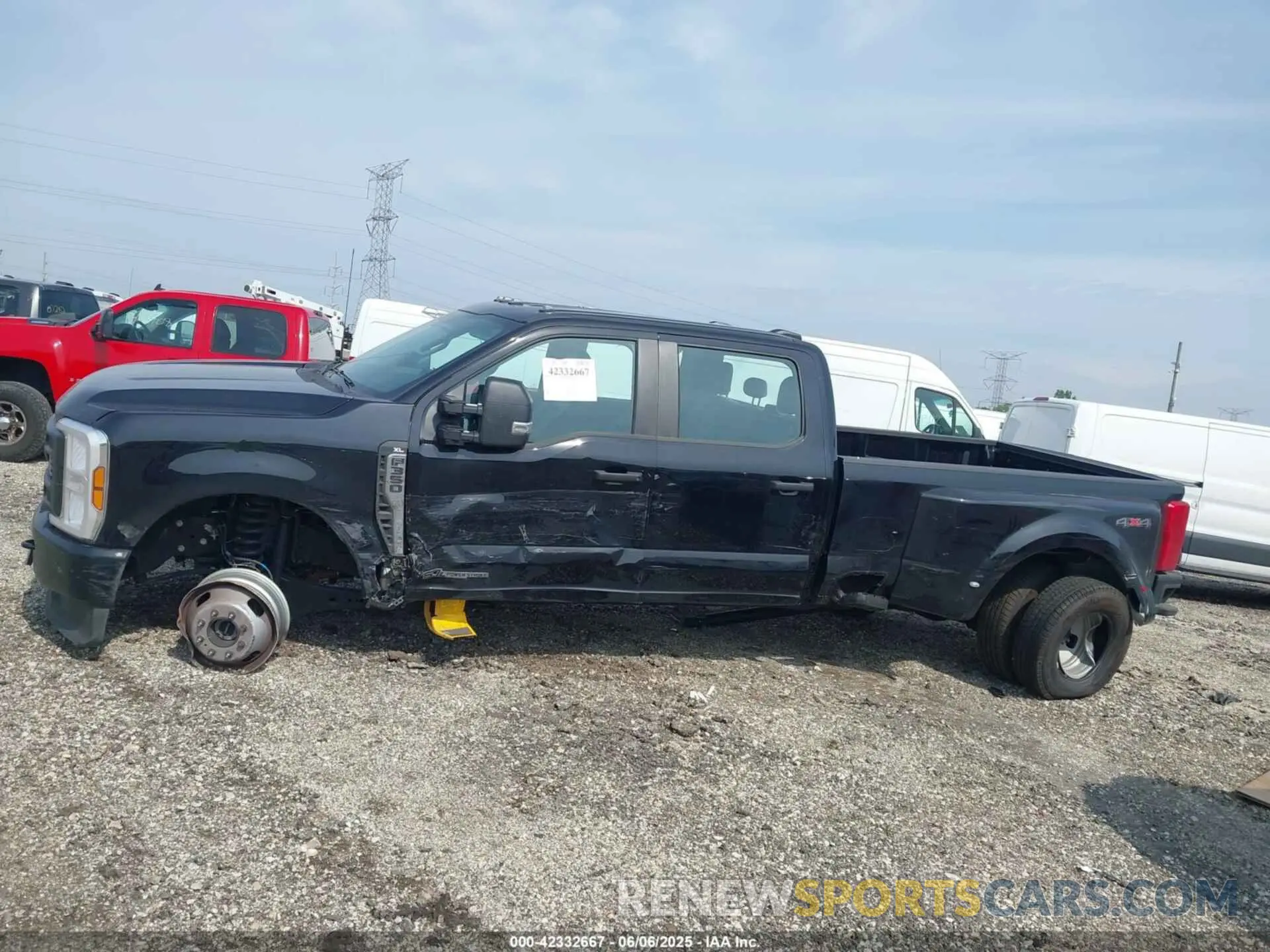 14 Photograph of a damaged car 1FT8W3DT8REF89533 FORD F-350 2024