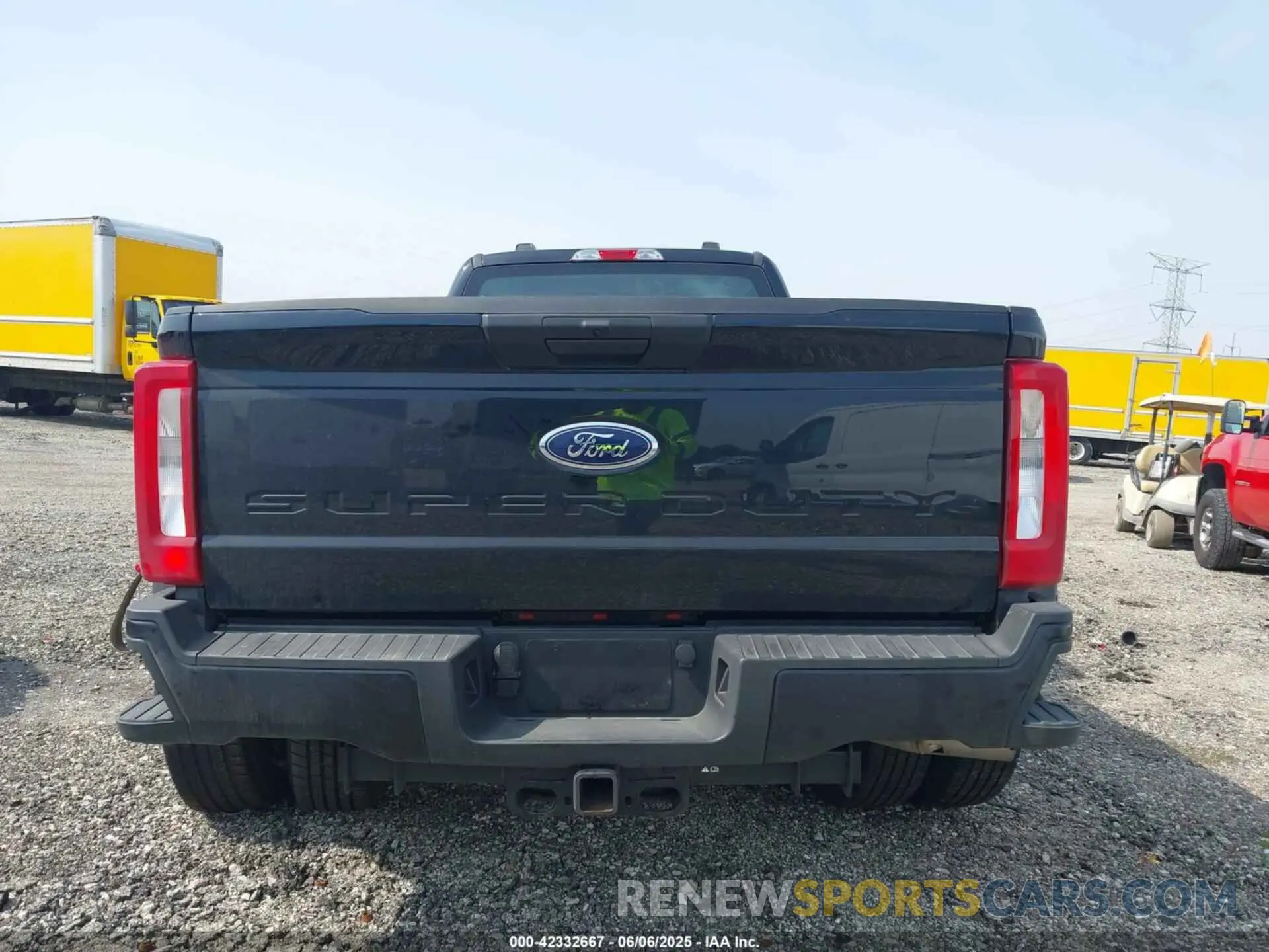15 Photograph of a damaged car 1FT8W3DT8REF89533 FORD F-350 2024
