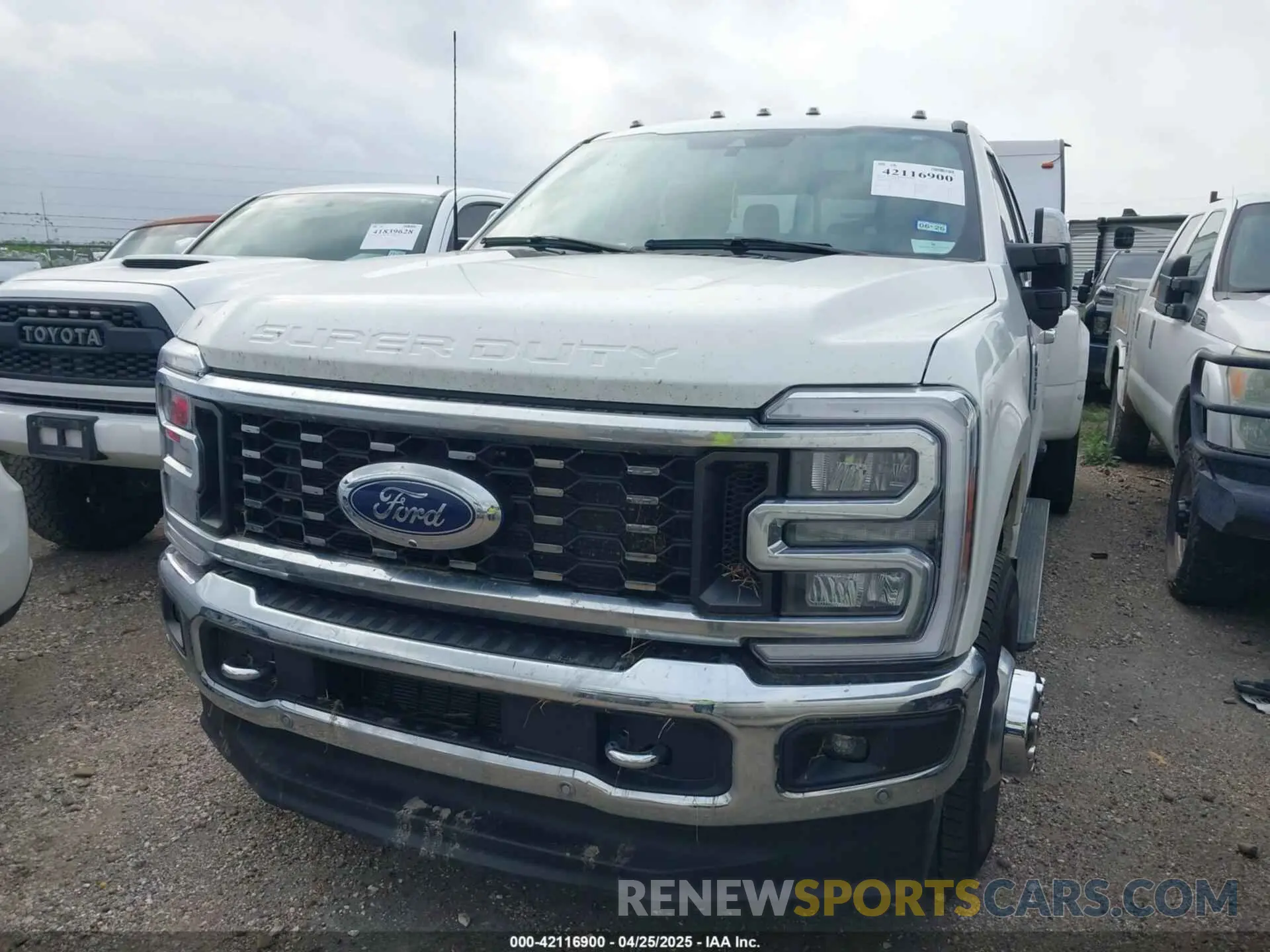 10 Photograph of a damaged car 1FT8W3DT9RED98414 FORD F-350 2024