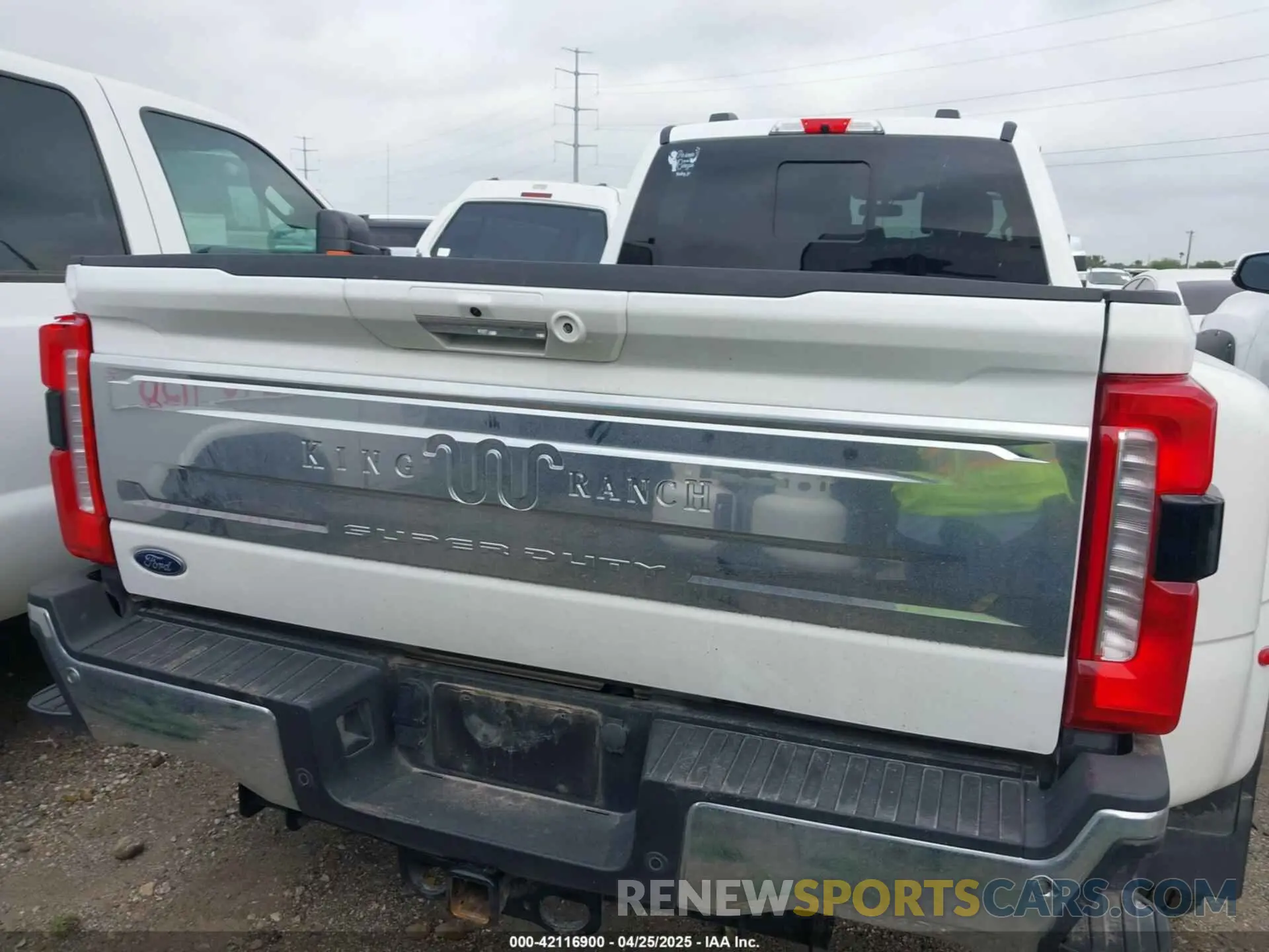 14 Photograph of a damaged car 1FT8W3DT9RED98414 FORD F-350 2024