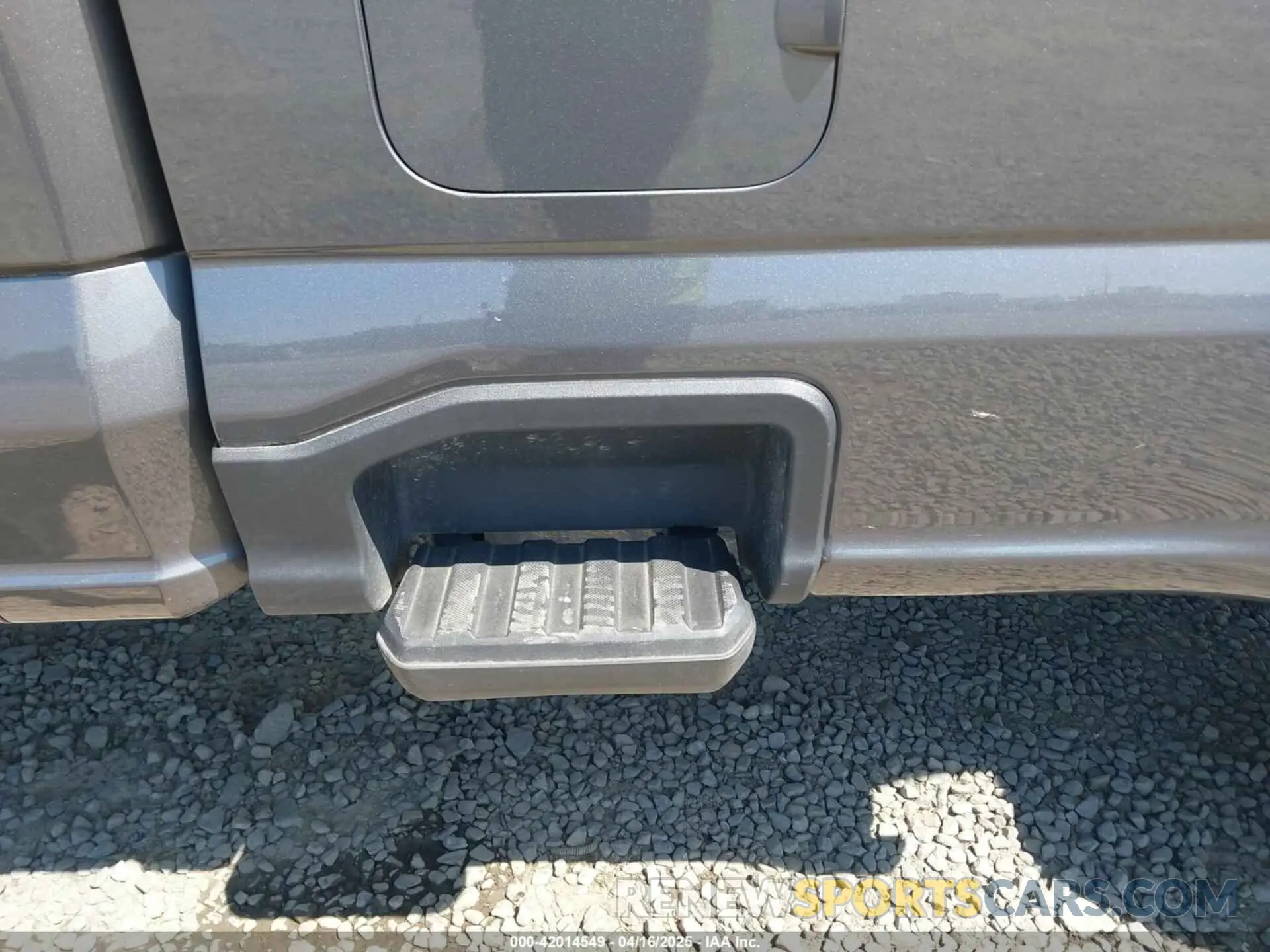 14 Photograph of a damaged car 1FTRF3BT5REC87544 FORD F-350 2024
