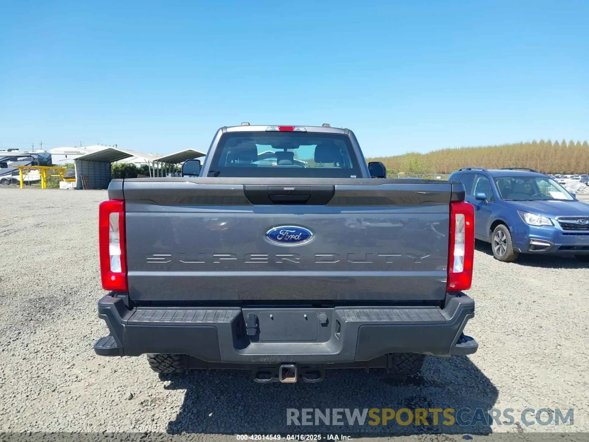19 Photograph of a damaged car 1FTRF3BT5REC87544 FORD F-350 2024