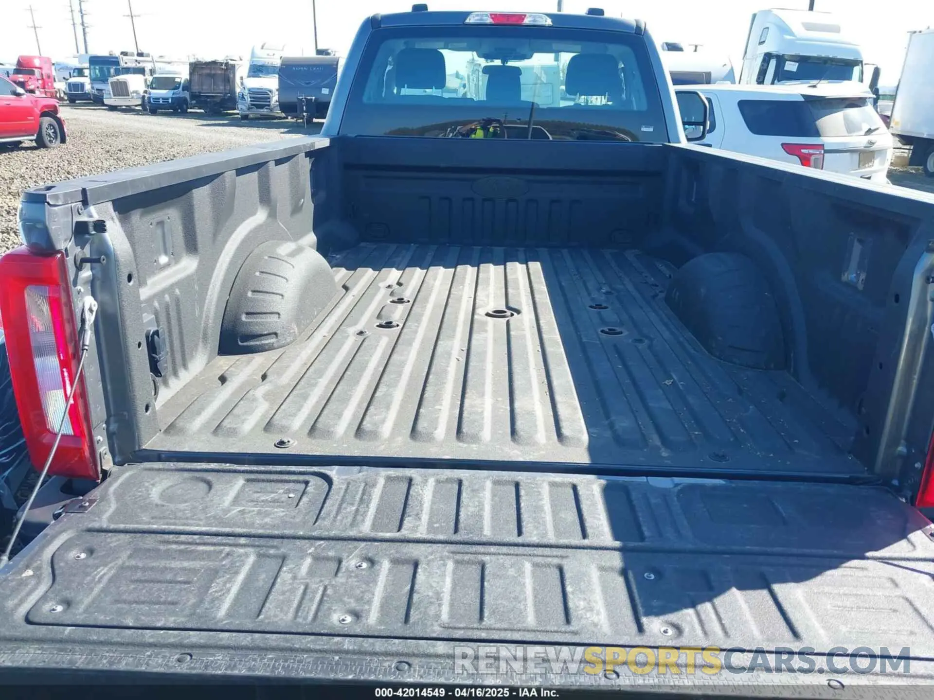 6 Photograph of a damaged car 1FTRF3BT5REC87544 FORD F-350 2024