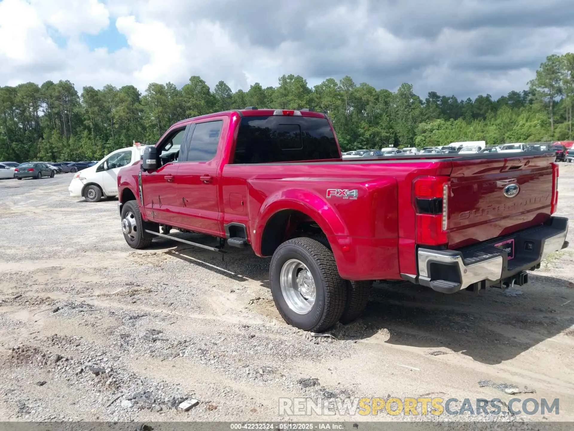 3 Photograph of a damaged car 1FT8W3DM8SEC21559 FORD F-350 2025