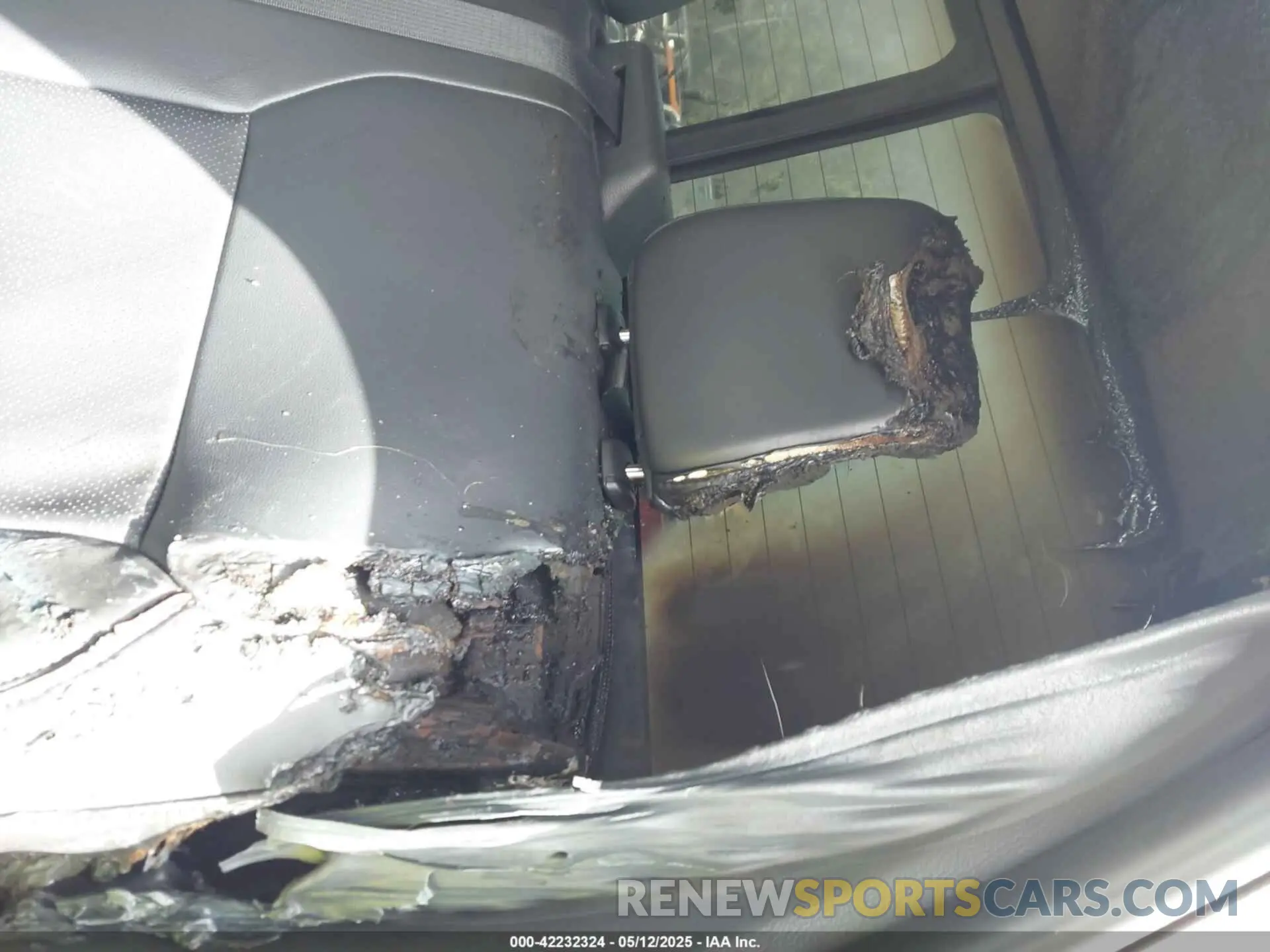 6 Photograph of a damaged car 1FT8W3DM8SEC21559 FORD F-350 2025
