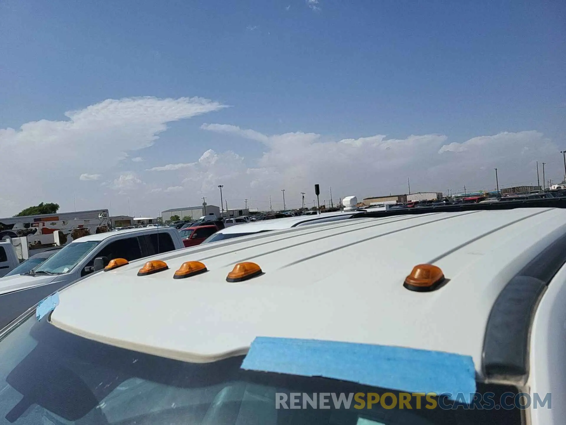 10 Photograph of a damaged car 1FD8W3HT2KEE28834 FORD F-350 CHASSIS 2019
