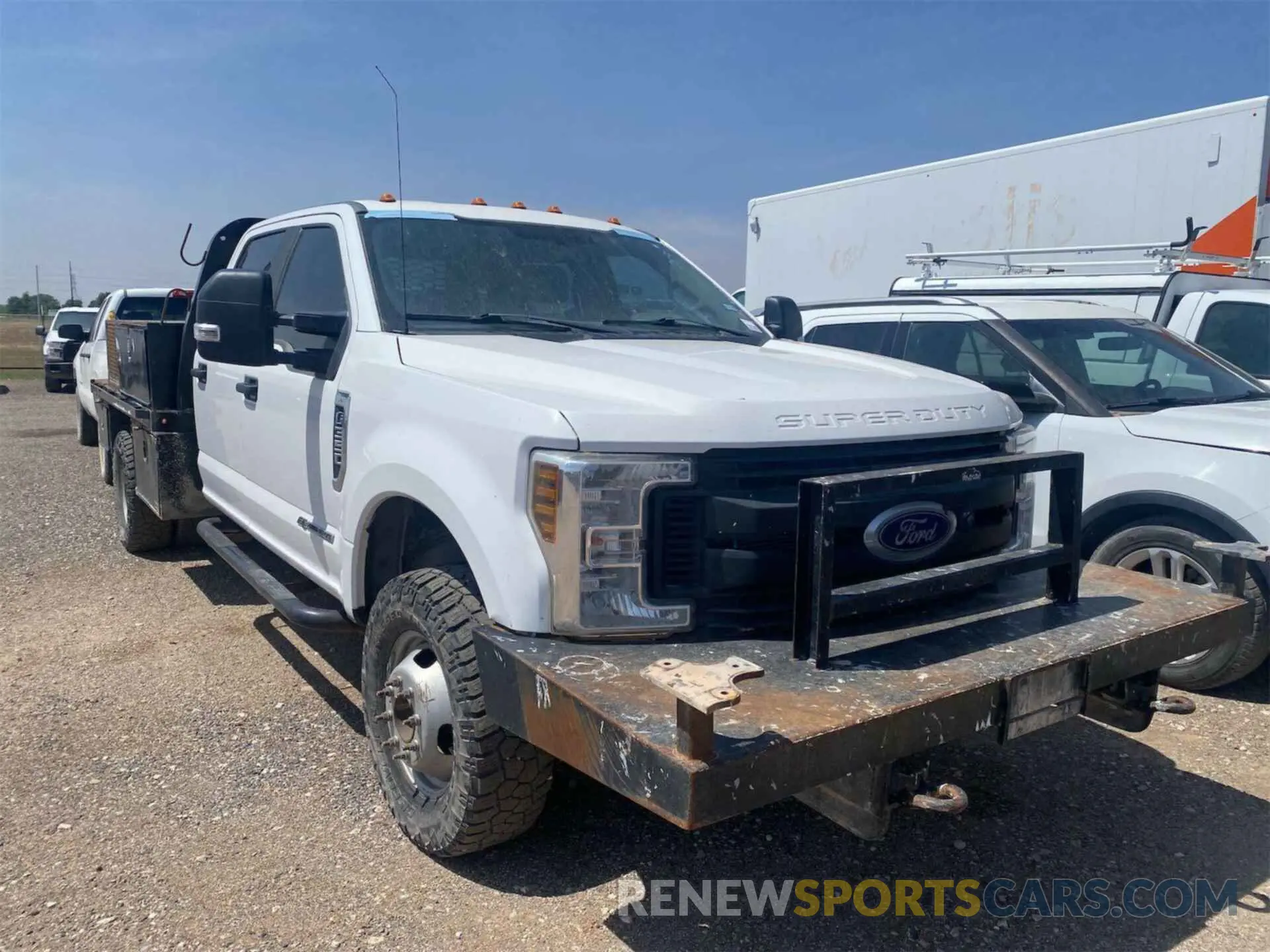 12 Photograph of a damaged car 1FD8W3HT2KEE28834 FORD F-350 CHASSIS 2019