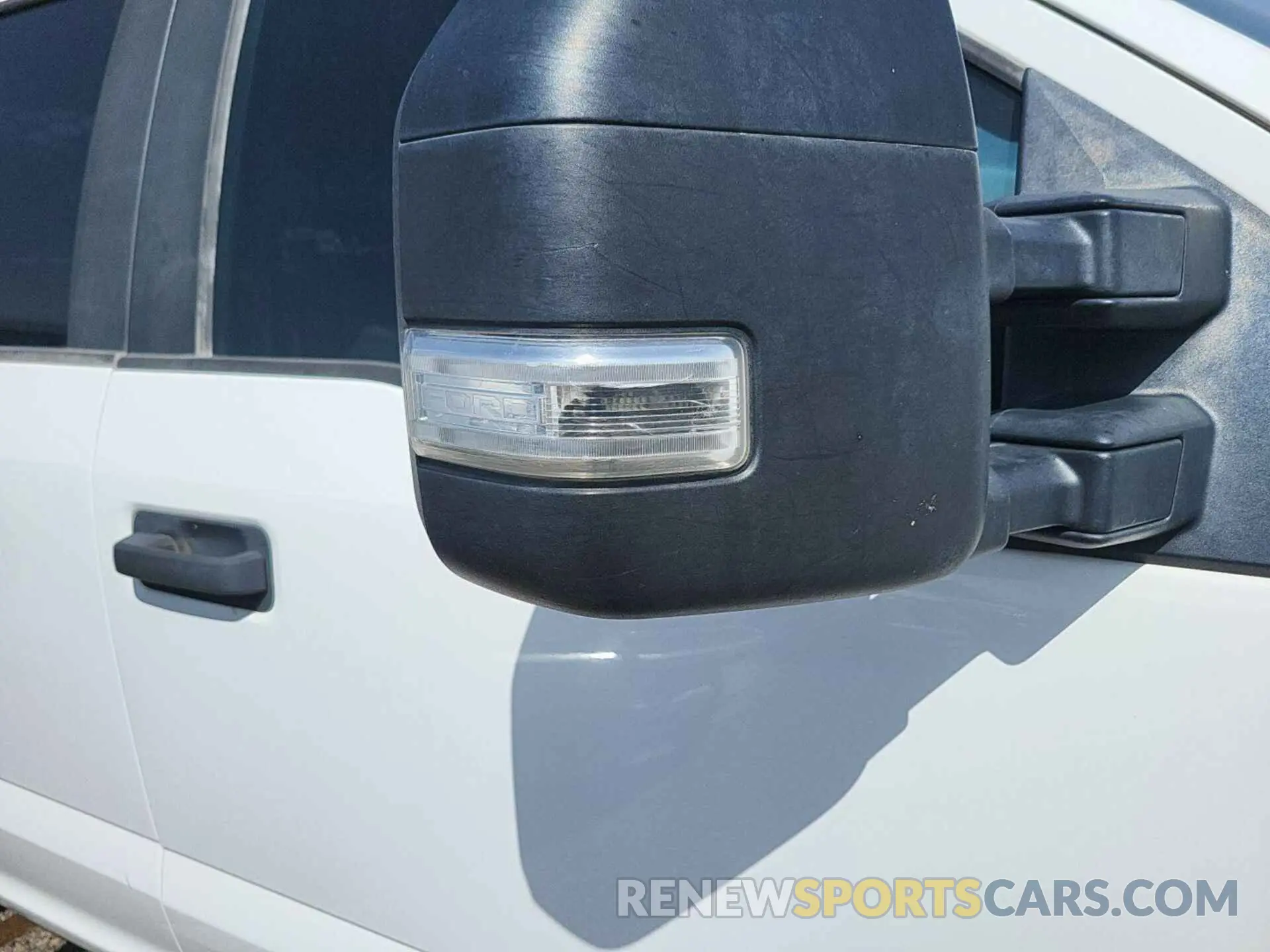 15 Photograph of a damaged car 1FD8W3HT2KEE28834 FORD F-350 CHASSIS 2019