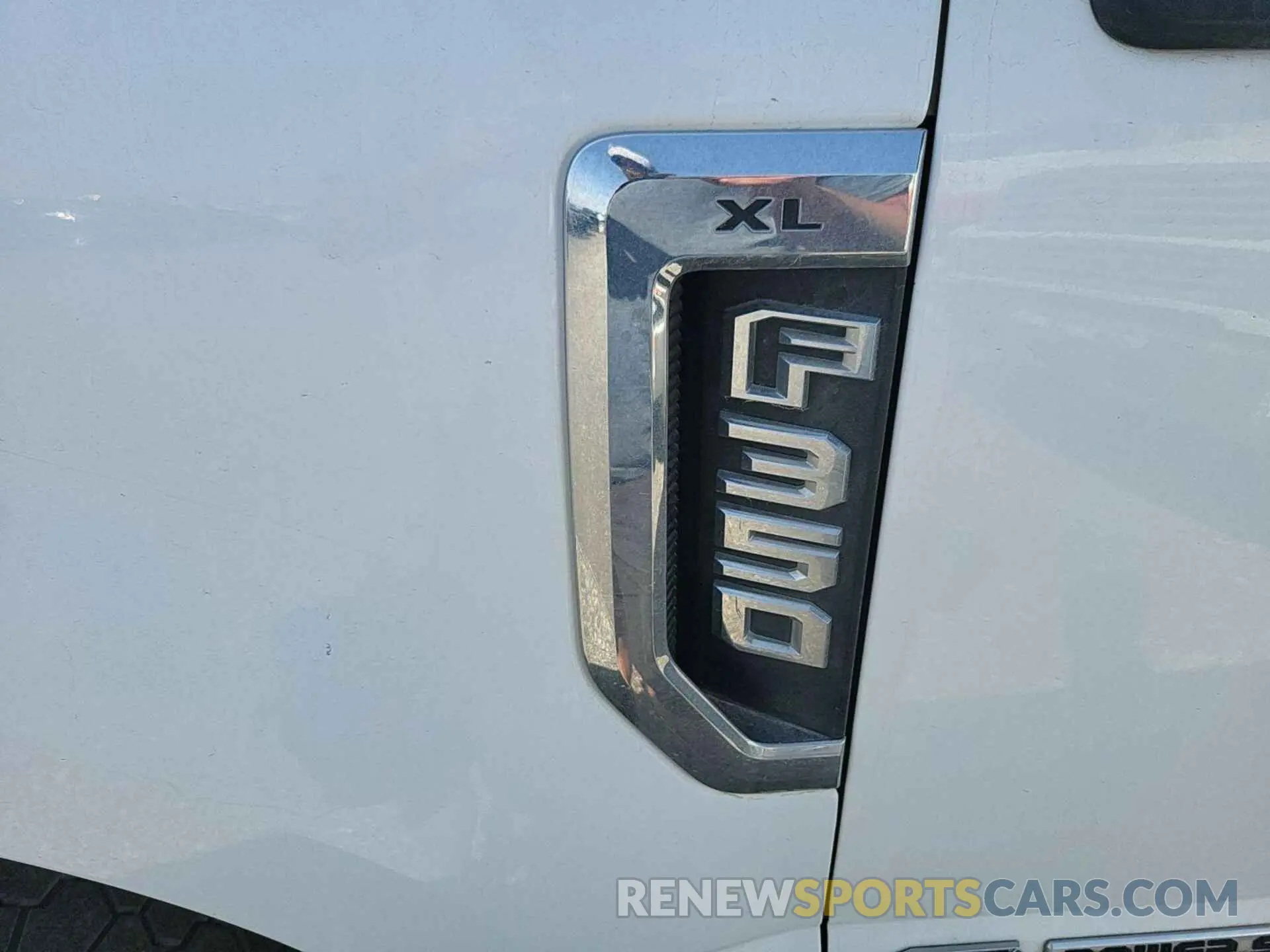 22 Photograph of a damaged car 1FD8W3HT2KEE28834 FORD F-350 CHASSIS 2019