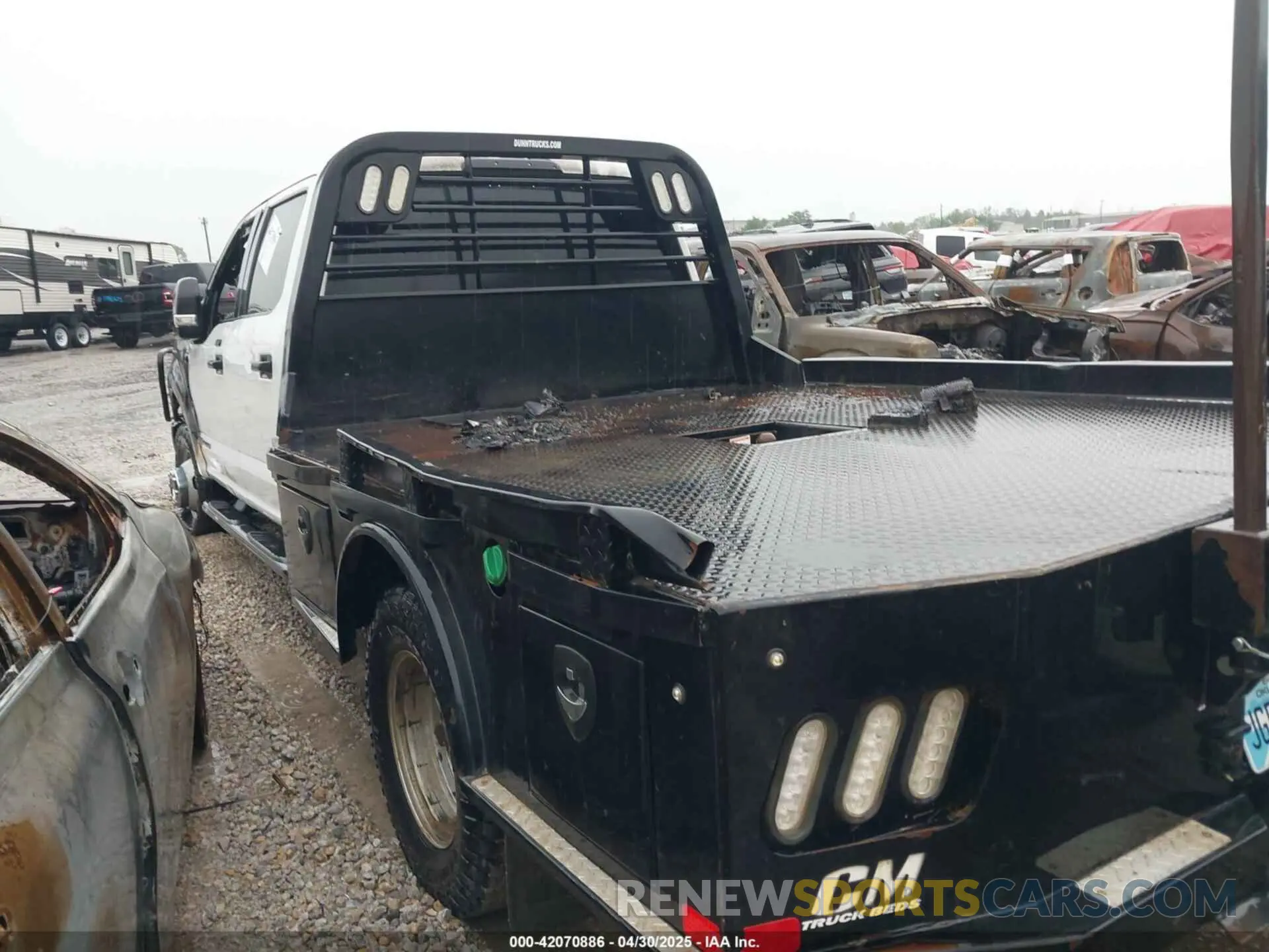 3 Photograph of a damaged car 1FD8W3HT3KEG56924 FORD F-350 CHASSIS 2019