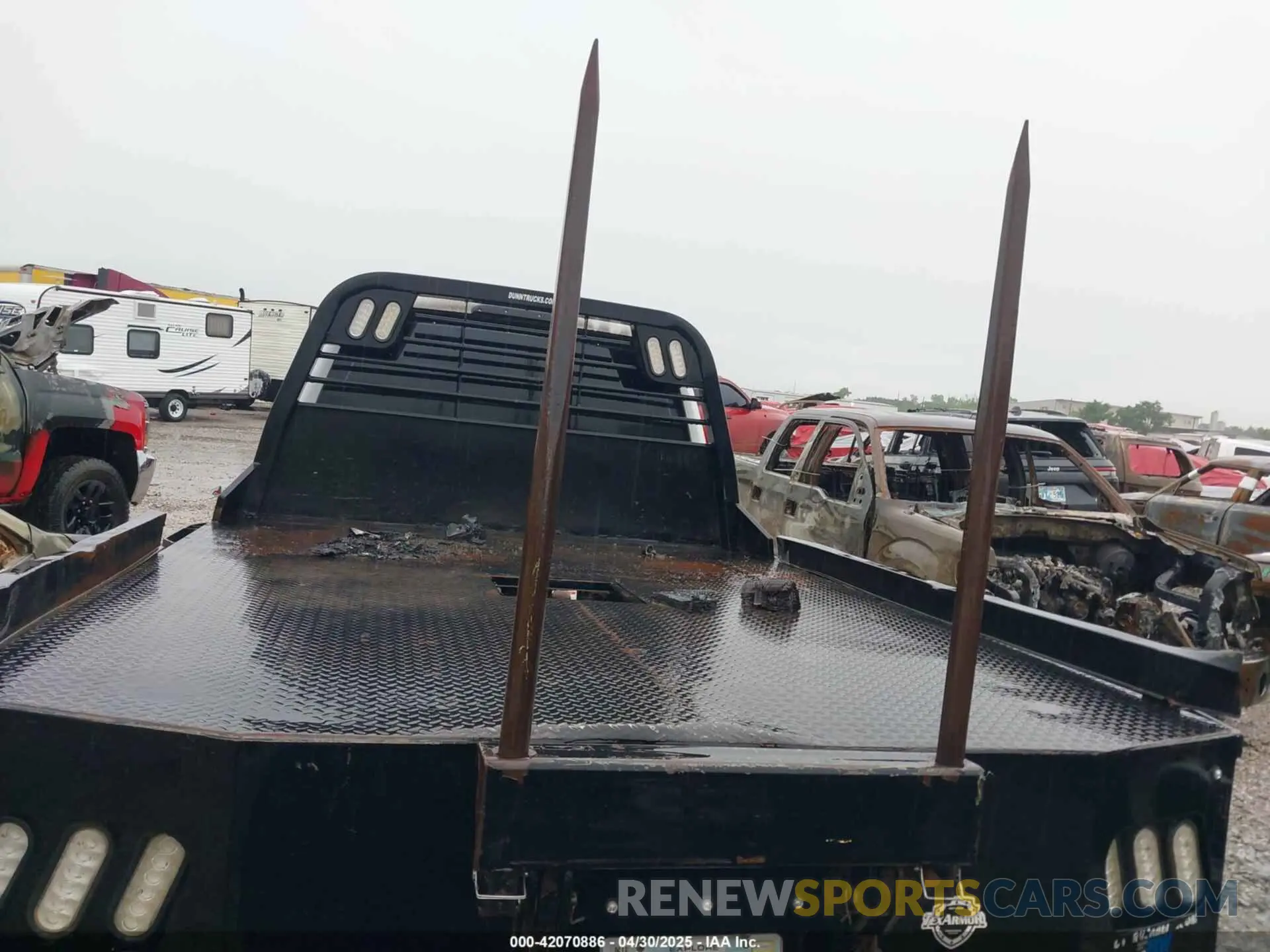 8 Photograph of a damaged car 1FD8W3HT3KEG56924 FORD F-350 CHASSIS 2019