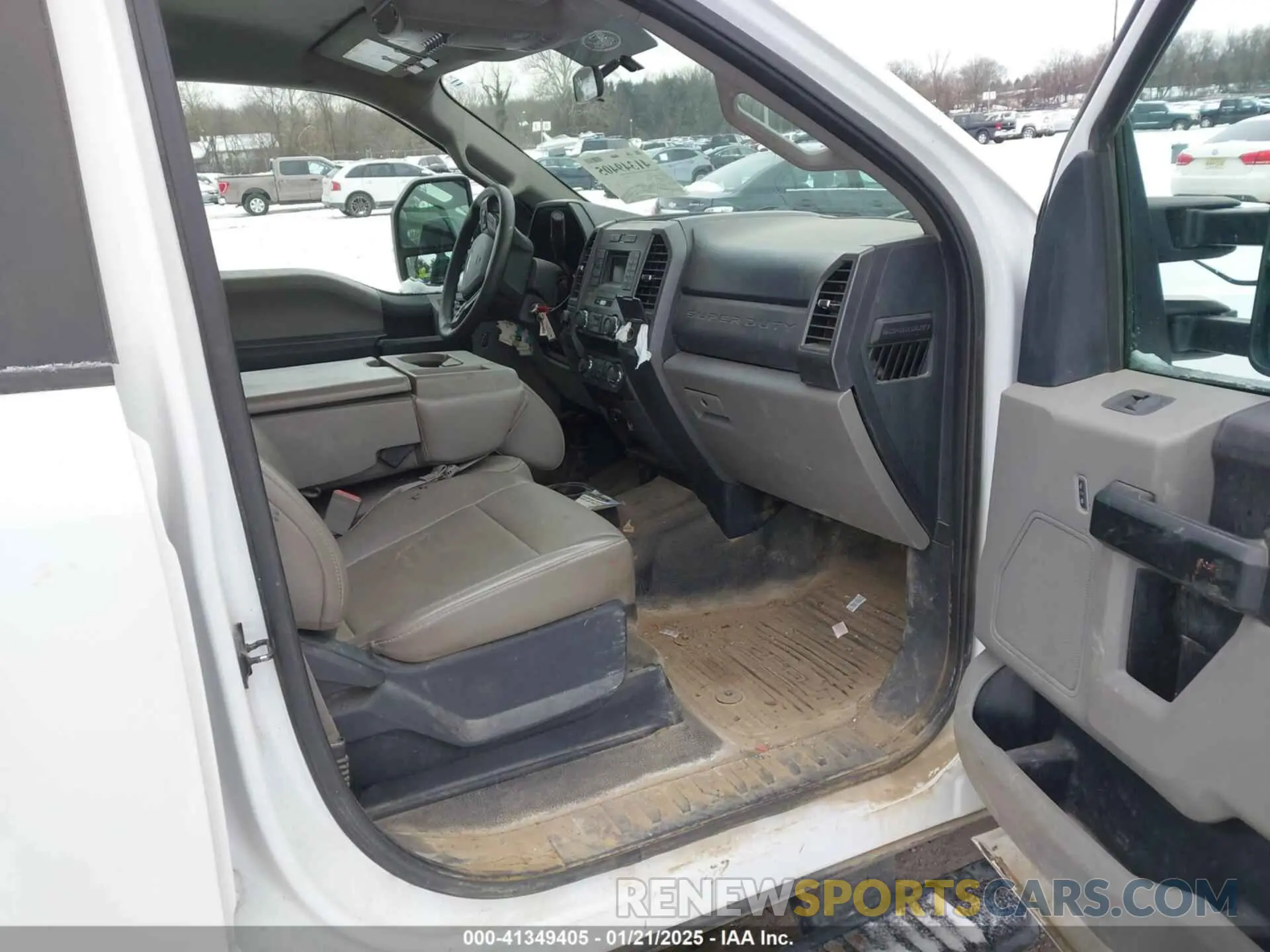 5 Photograph of a damaged car 1FD8W3HT8KEF61632 FORD F-350 CHASSIS 2019