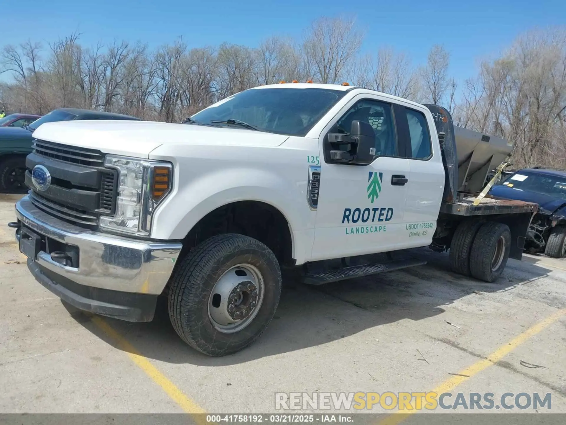14 Photograph of a damaged car 1FD8X3H62KEE03133 FORD F-350 CHASSIS 2019