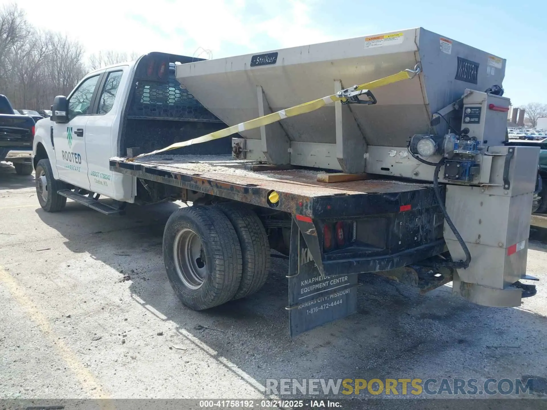 3 Photograph of a damaged car 1FD8X3H62KEE03133 FORD F-350 CHASSIS 2019