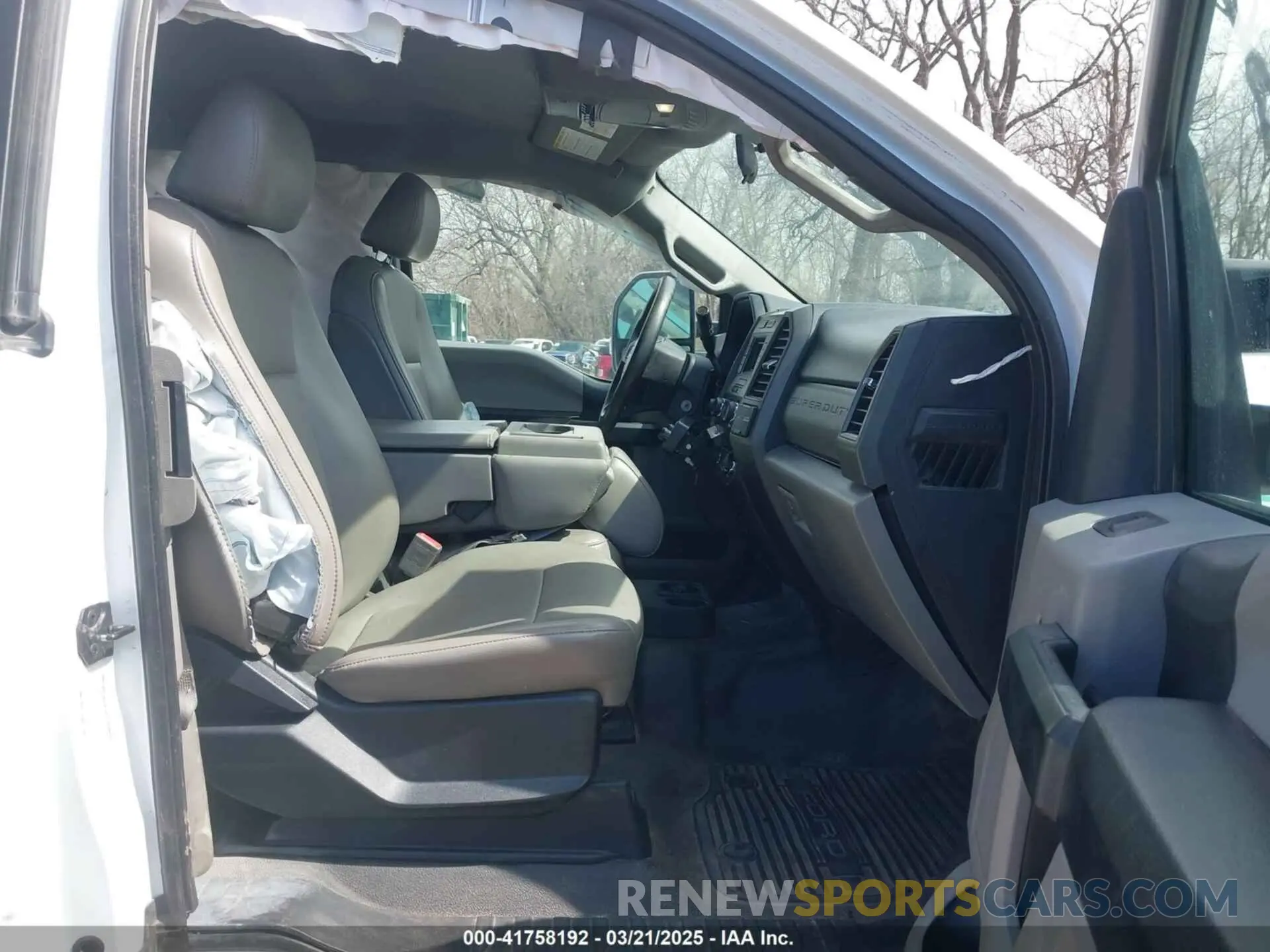 7 Photograph of a damaged car 1FD8X3H62KEE03133 FORD F-350 CHASSIS 2019