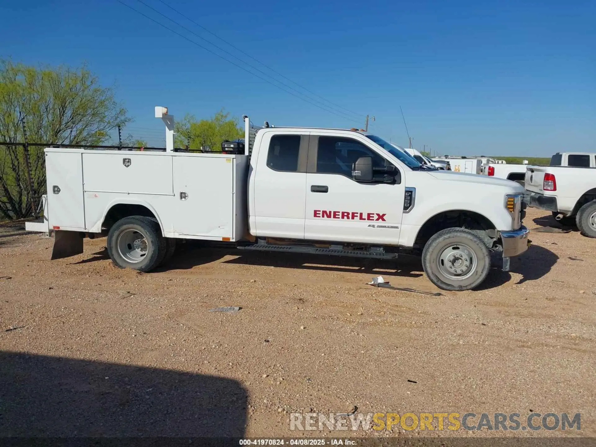 13 Photograph of a damaged car 1FD8X3HTXKEG72616 FORD F-350 CHASSIS 2019