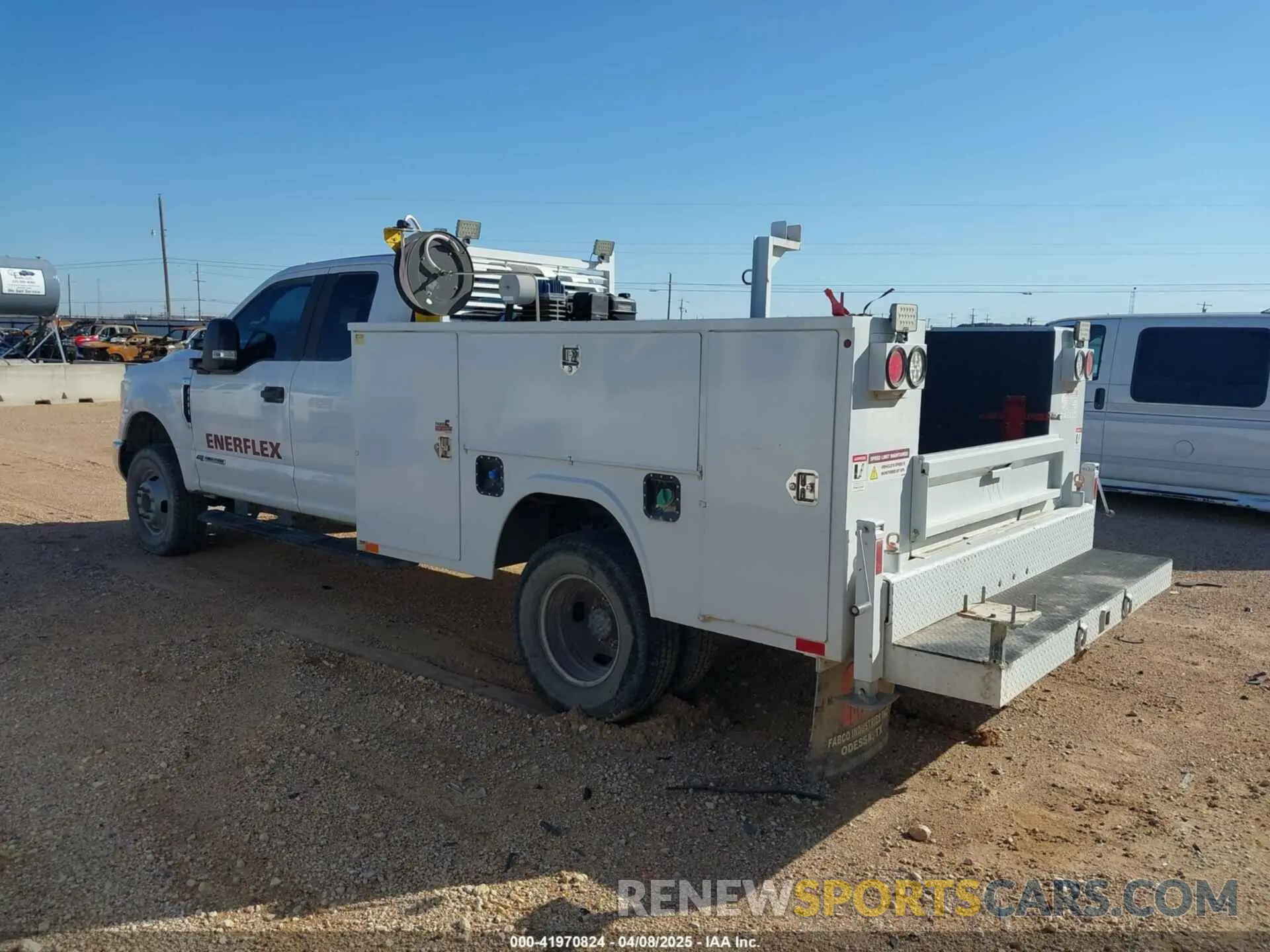 14 Photograph of a damaged car 1FD8X3HTXKEG72616 FORD F-350 CHASSIS 2019