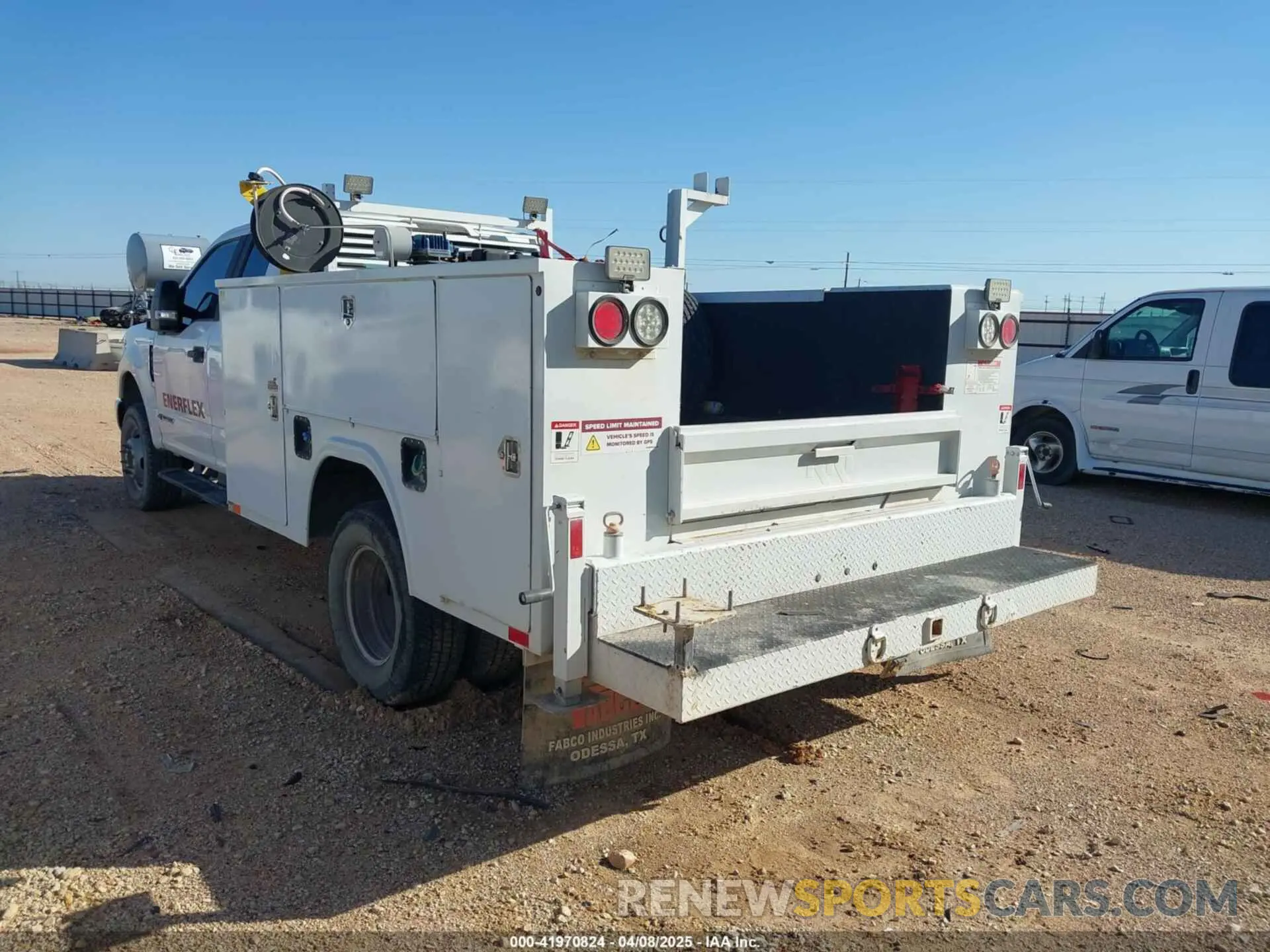 3 Photograph of a damaged car 1FD8X3HTXKEG72616 FORD F-350 CHASSIS 2019