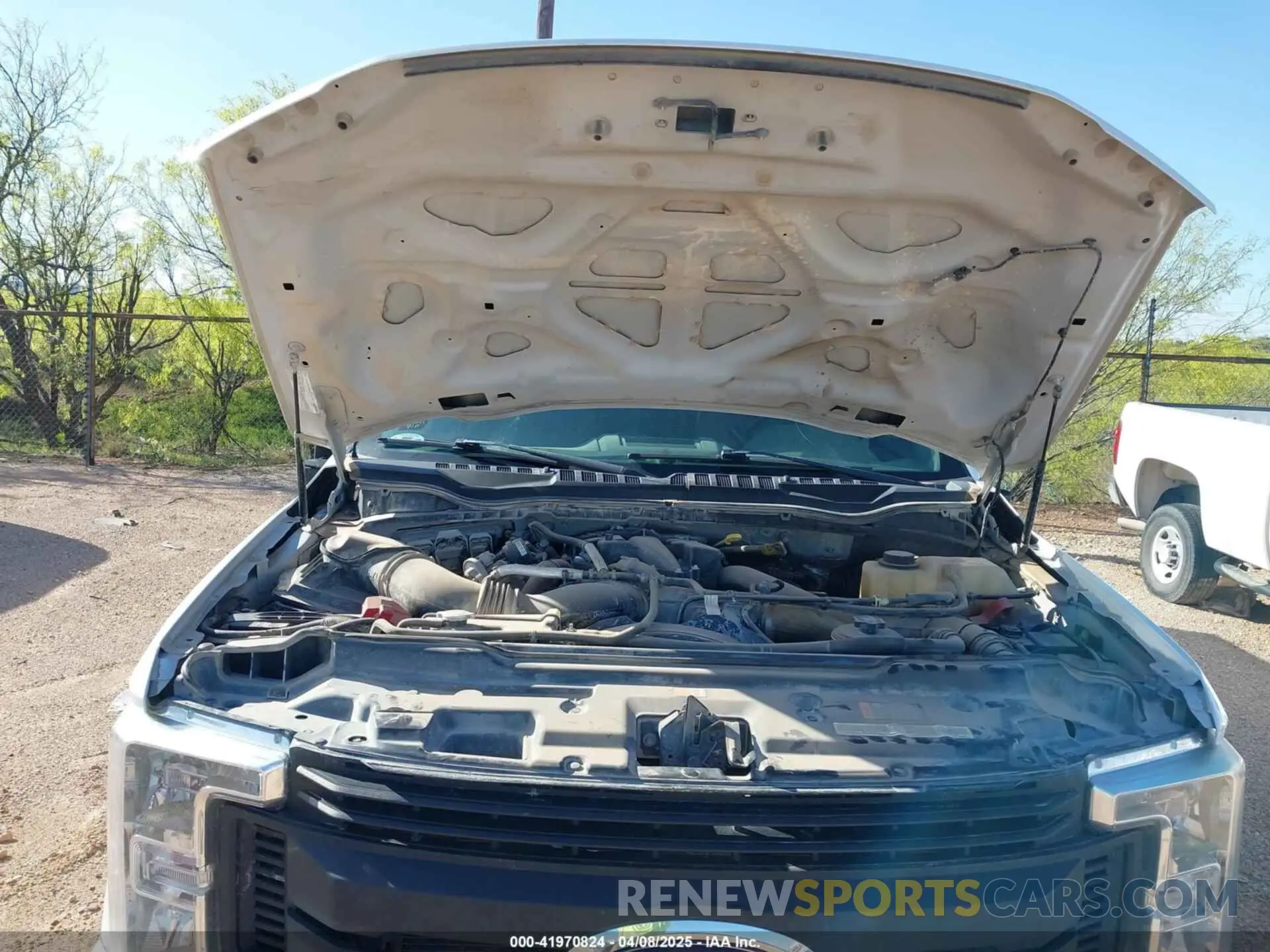 9 Photograph of a damaged car 1FD8X3HTXKEG72616 FORD F-350 CHASSIS 2019