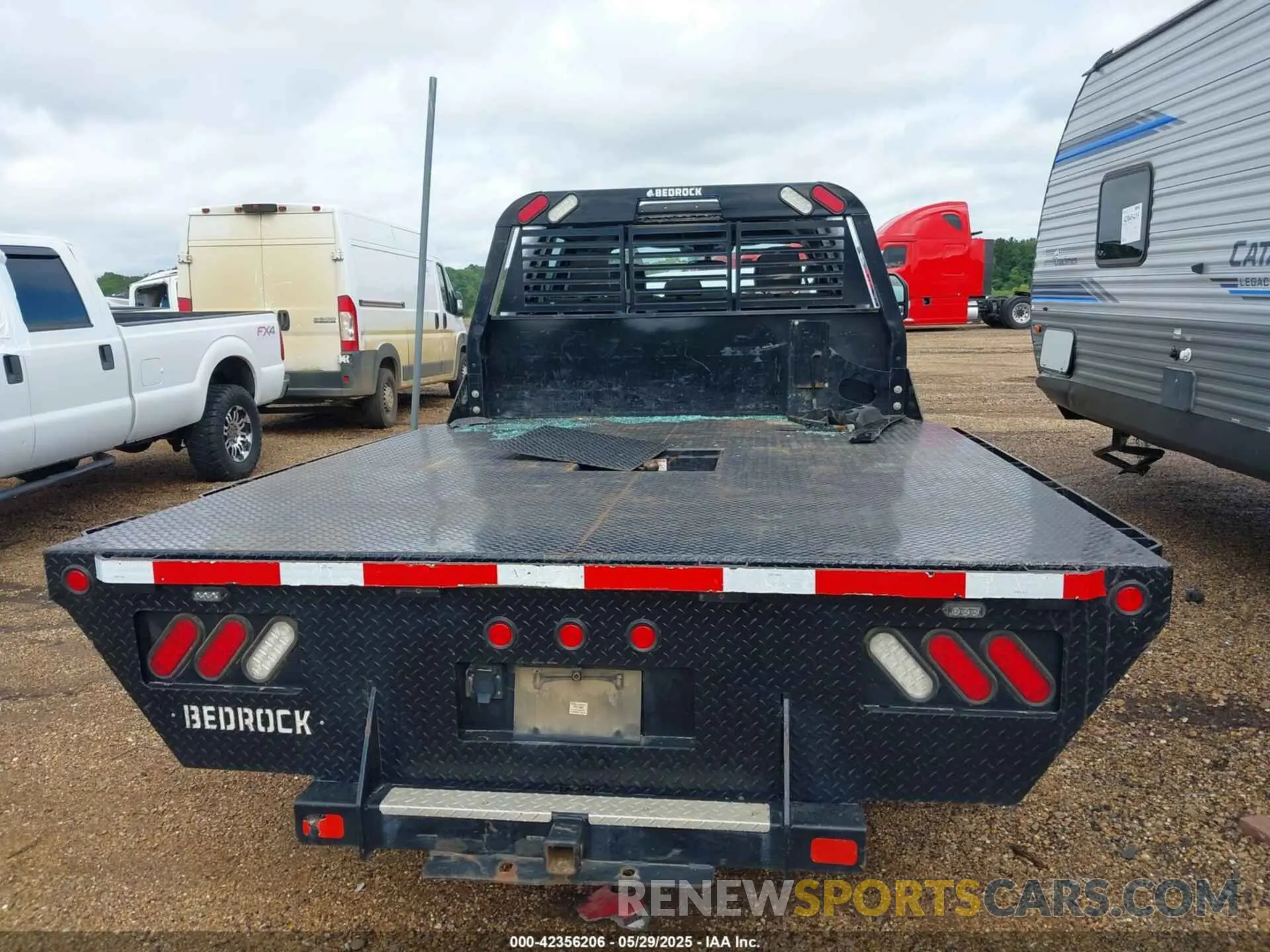 17 Photograph of a damaged car 1FD8W3HTXLED98208 FORD F-350 CHASSIS 2020