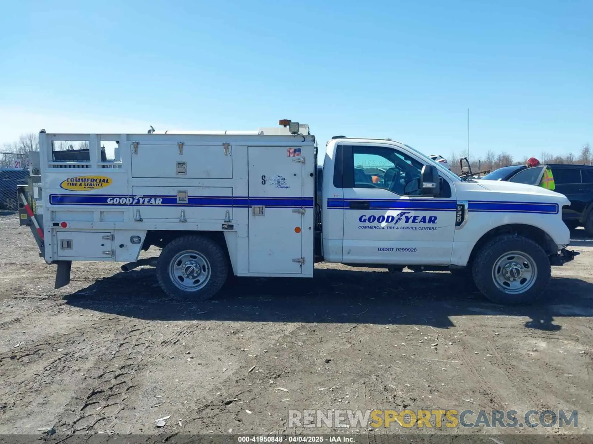 14 Photograph of a damaged car 1FDBF3E6XLEE22947 FORD F-350 CHASSIS 2020