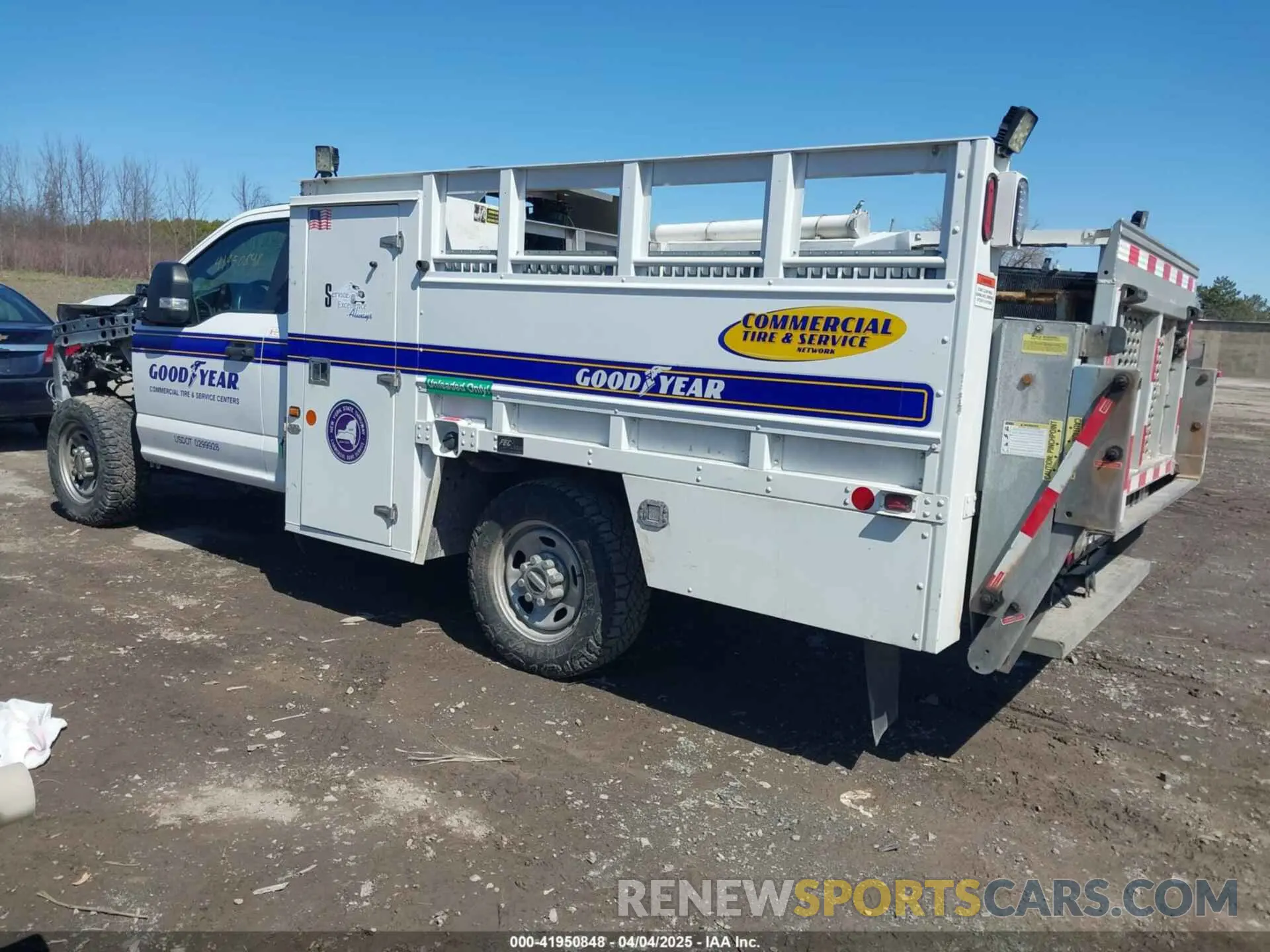 3 Photograph of a damaged car 1FDBF3E6XLEE22947 FORD F-350 CHASSIS 2020