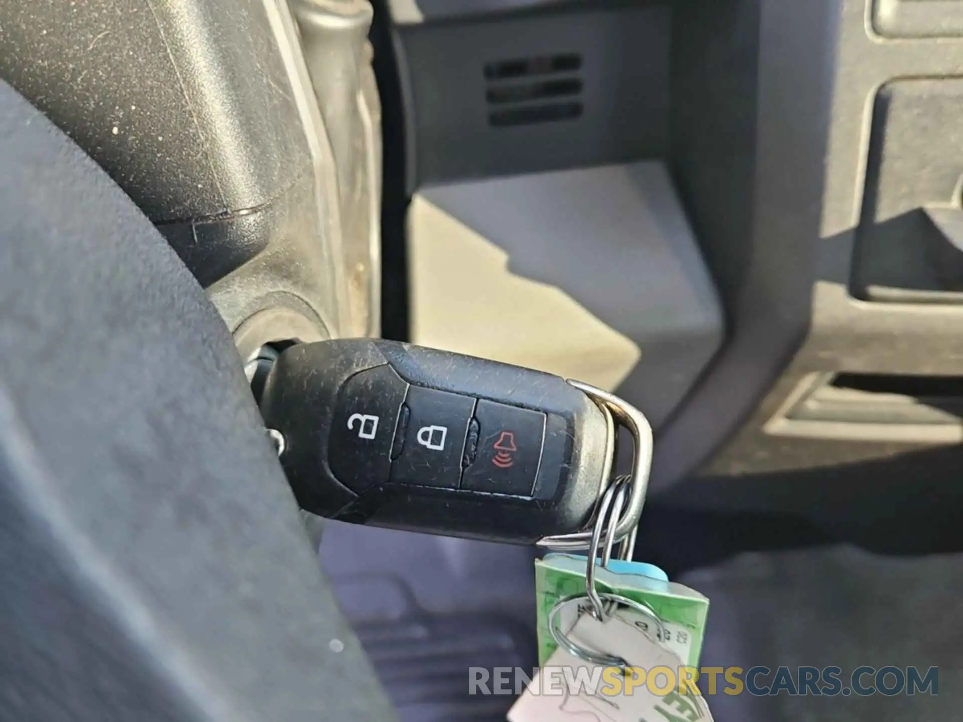 29 Photograph of a damaged car 1FDRF3G69LED08823 FORD F-350 CHASSIS 2020