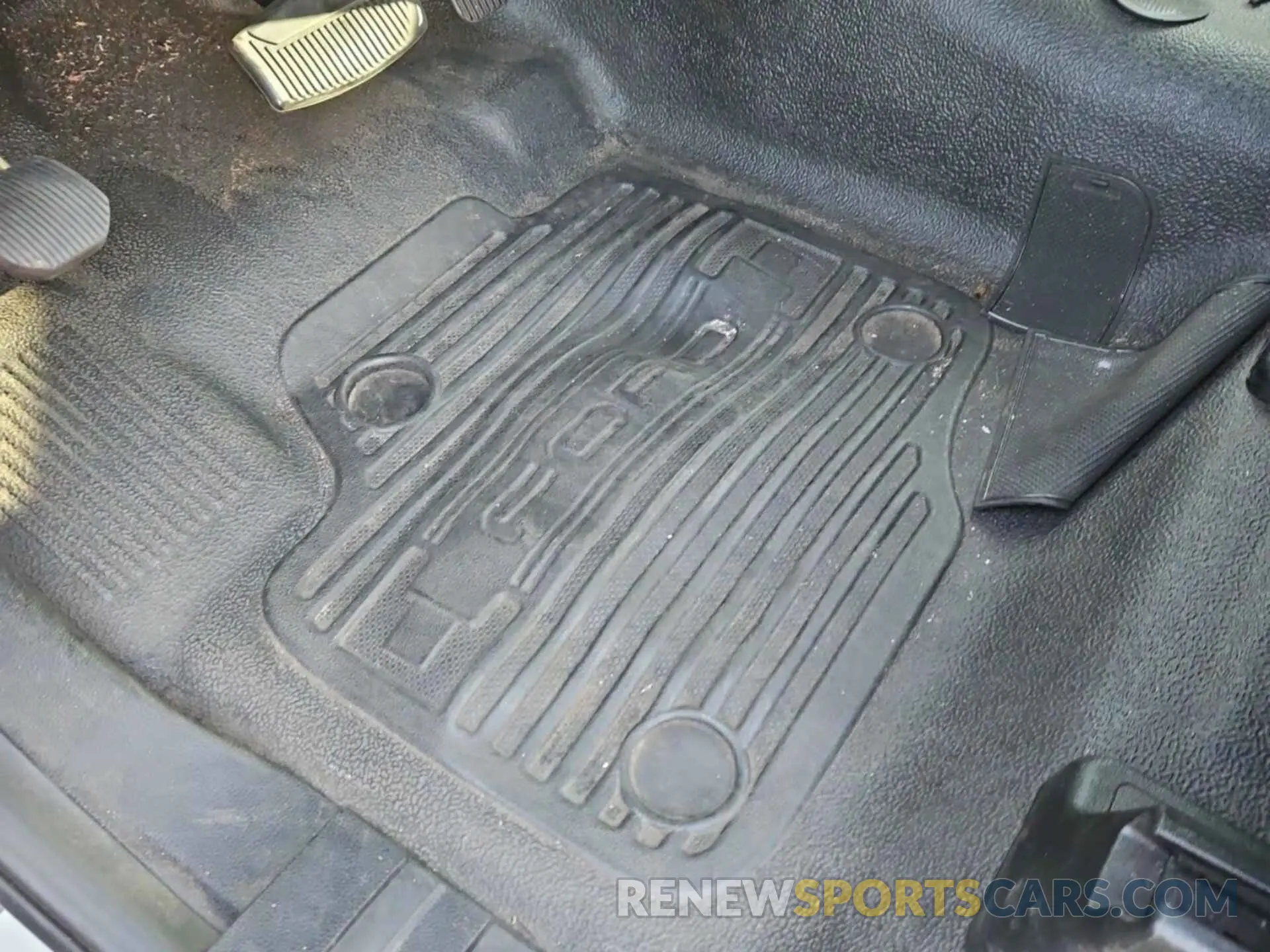 5 Photograph of a damaged car 1FDRF3G69LED08823 FORD F-350 CHASSIS 2020