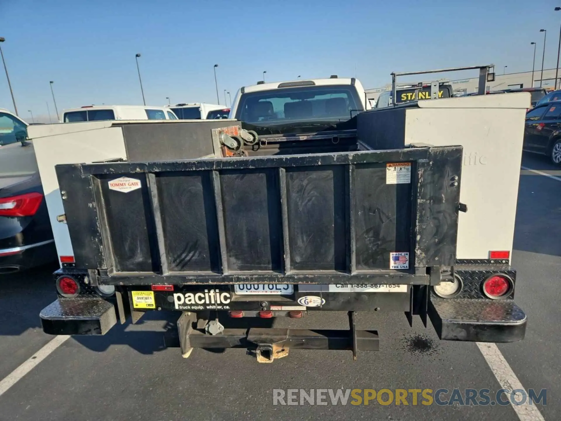 6 Photograph of a damaged car 1FDRF3G69LED08823 FORD F-350 CHASSIS 2020