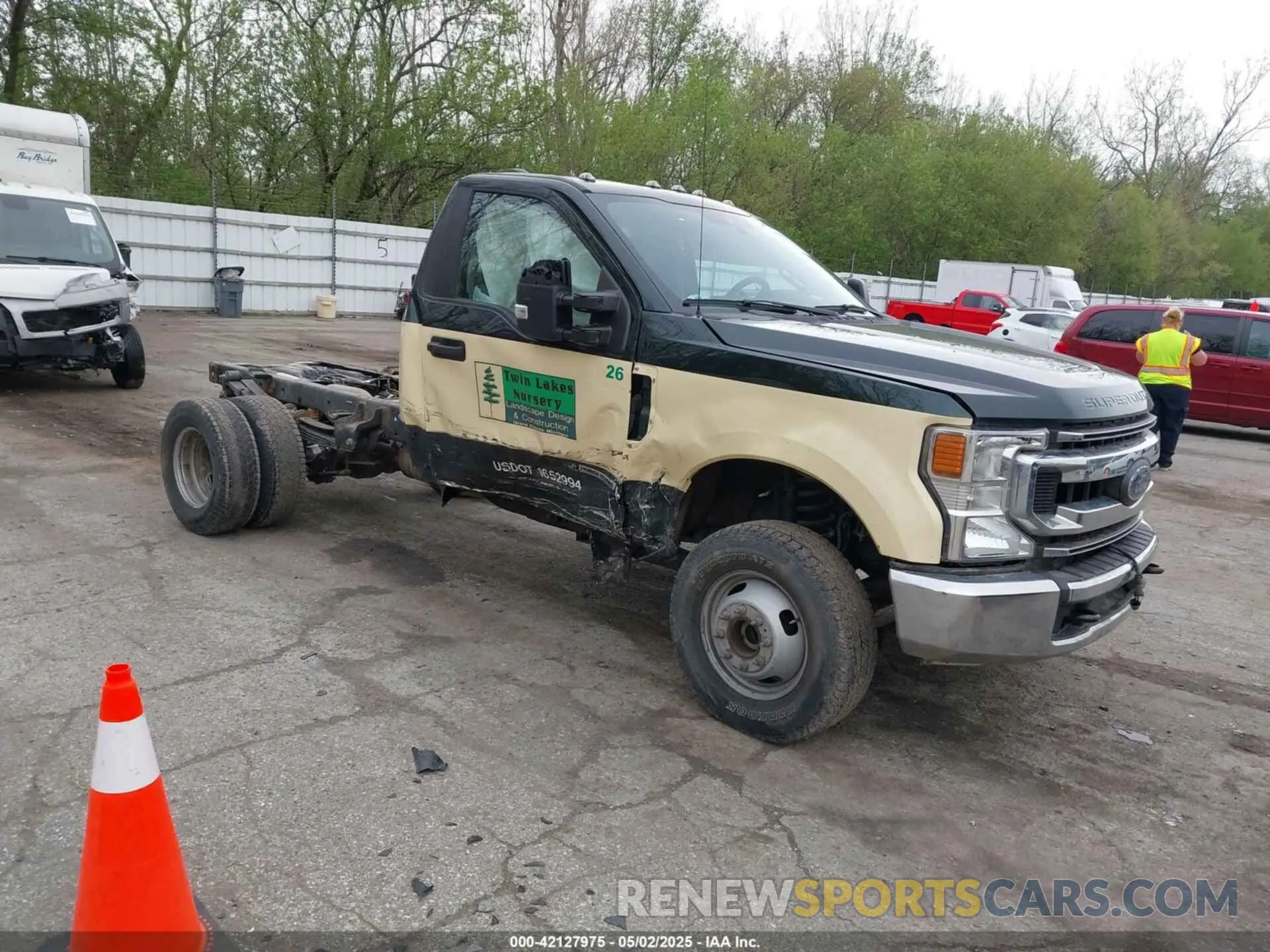 1 Photograph of a damaged car 1FDRF3HT3LED22690 FORD F-350 CHASSIS 2020