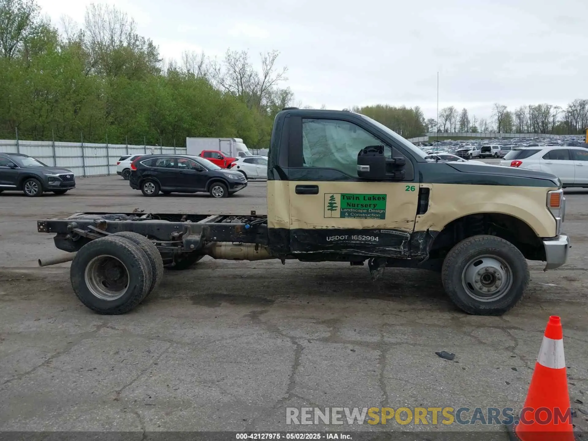 13 Photograph of a damaged car 1FDRF3HT3LED22690 FORD F-350 CHASSIS 2020