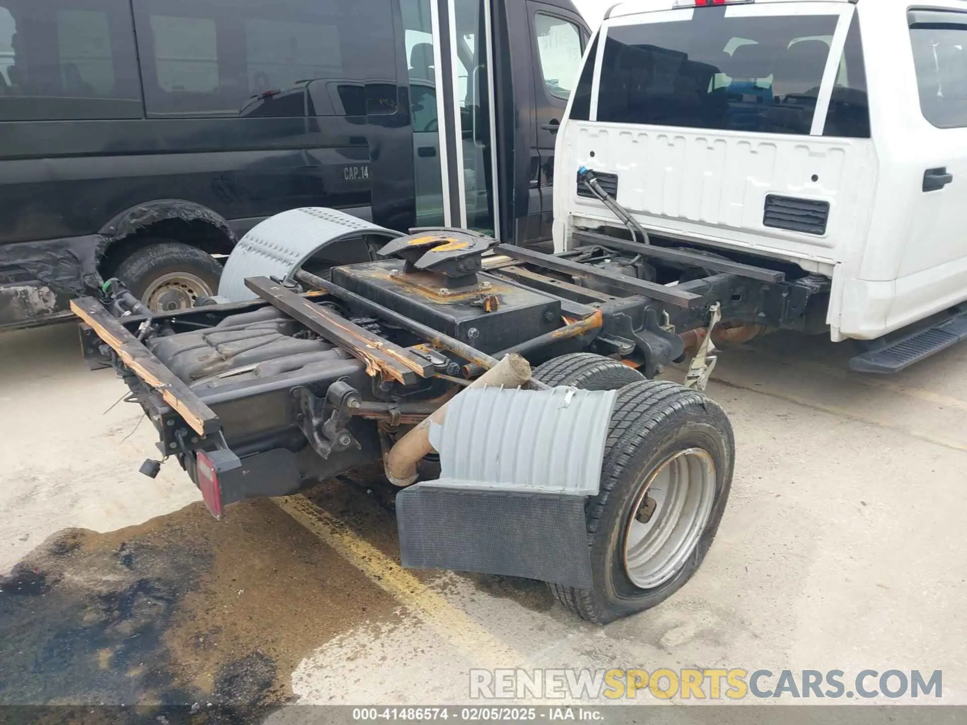 11 Photograph of a damaged car 1FD8W3HT8MEC45330 FORD F-350 CHASSIS 2021
