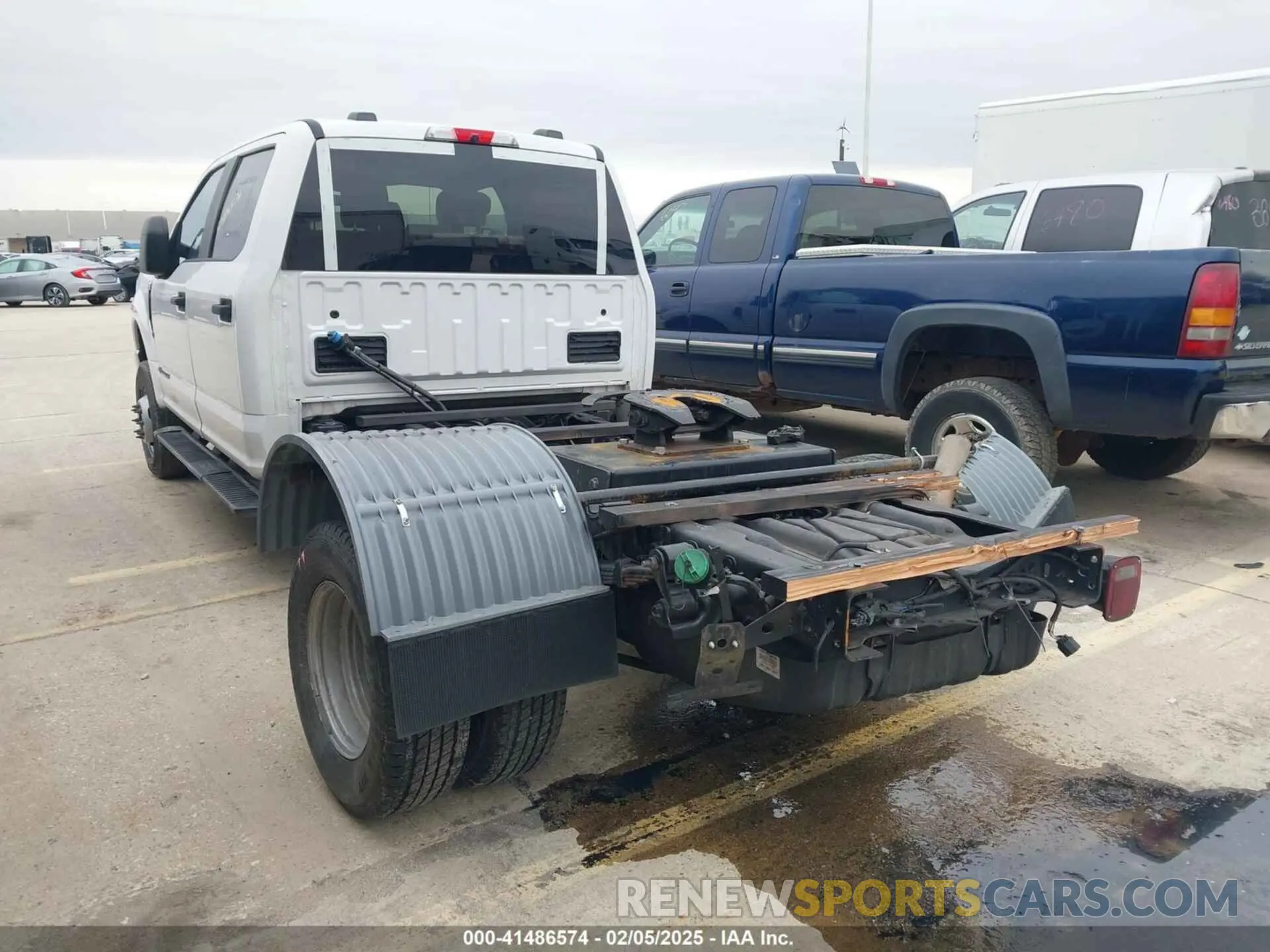 3 Photograph of a damaged car 1FD8W3HT8MEC45330 FORD F-350 CHASSIS 2021