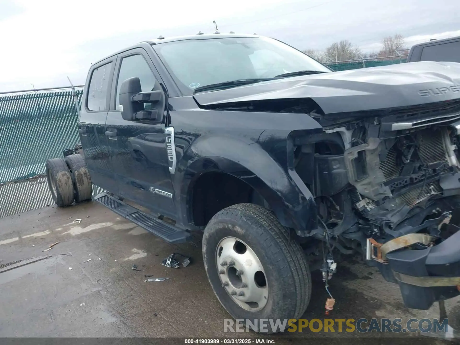 13 Photograph of a damaged car 1FD8W3HT5NED69265 FORD F-350 CHASSIS 2022