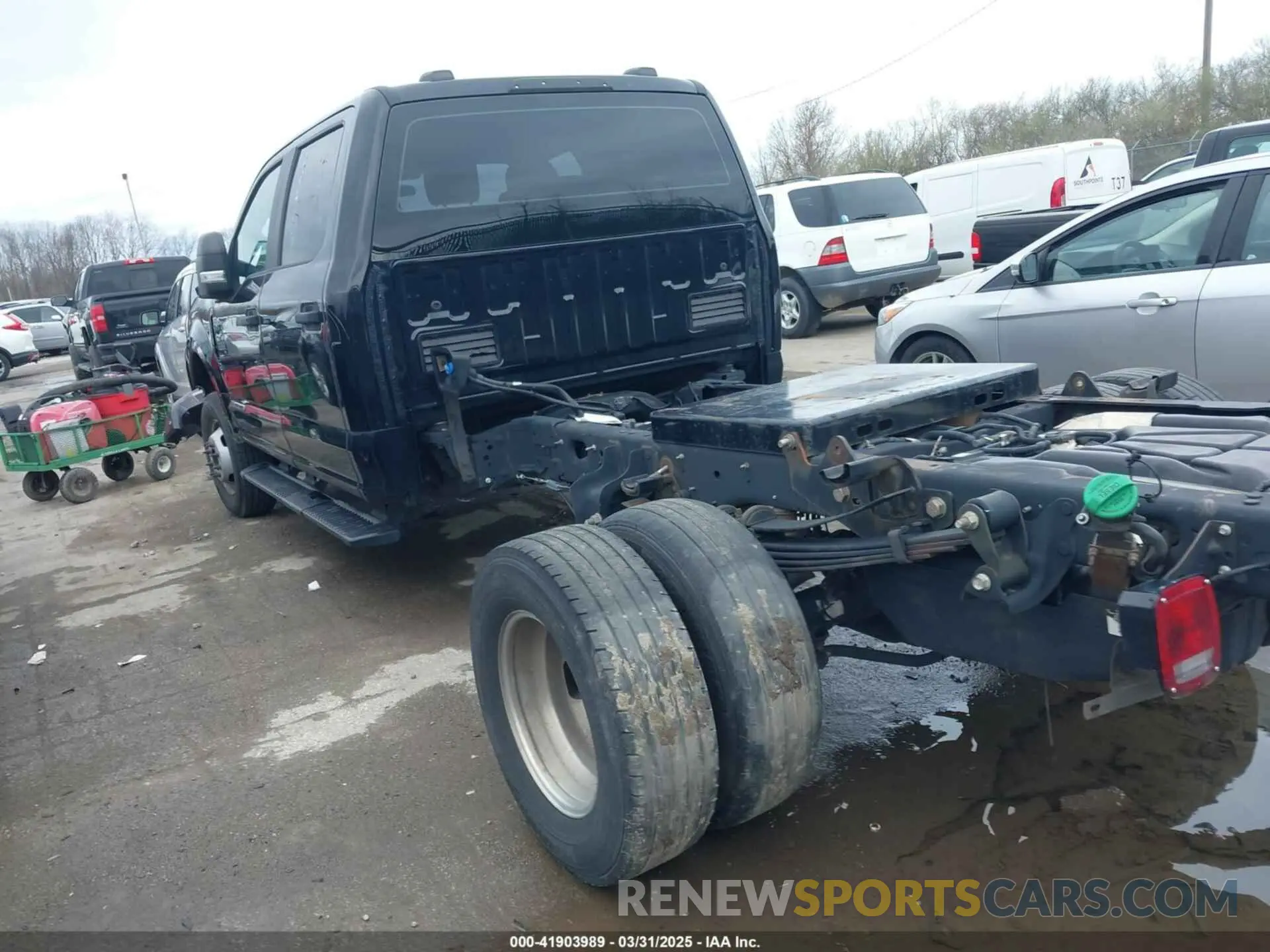 14 Photograph of a damaged car 1FD8W3HT5NED69265 FORD F-350 CHASSIS 2022