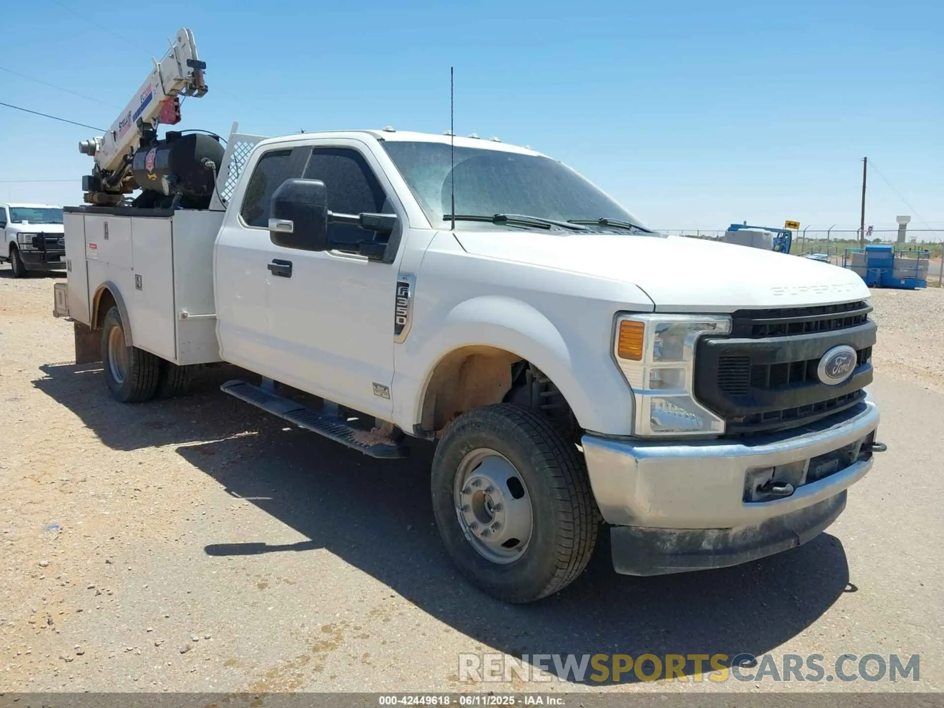 1 Photograph of a damaged car 1FD8X3HN7NEF13221 FORD F-350 CHASSIS 2022