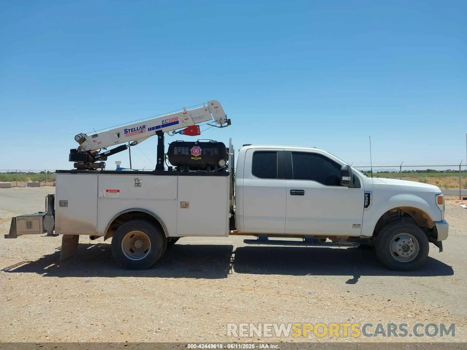 13 Photograph of a damaged car 1FD8X3HN7NEF13221 FORD F-350 CHASSIS 2022