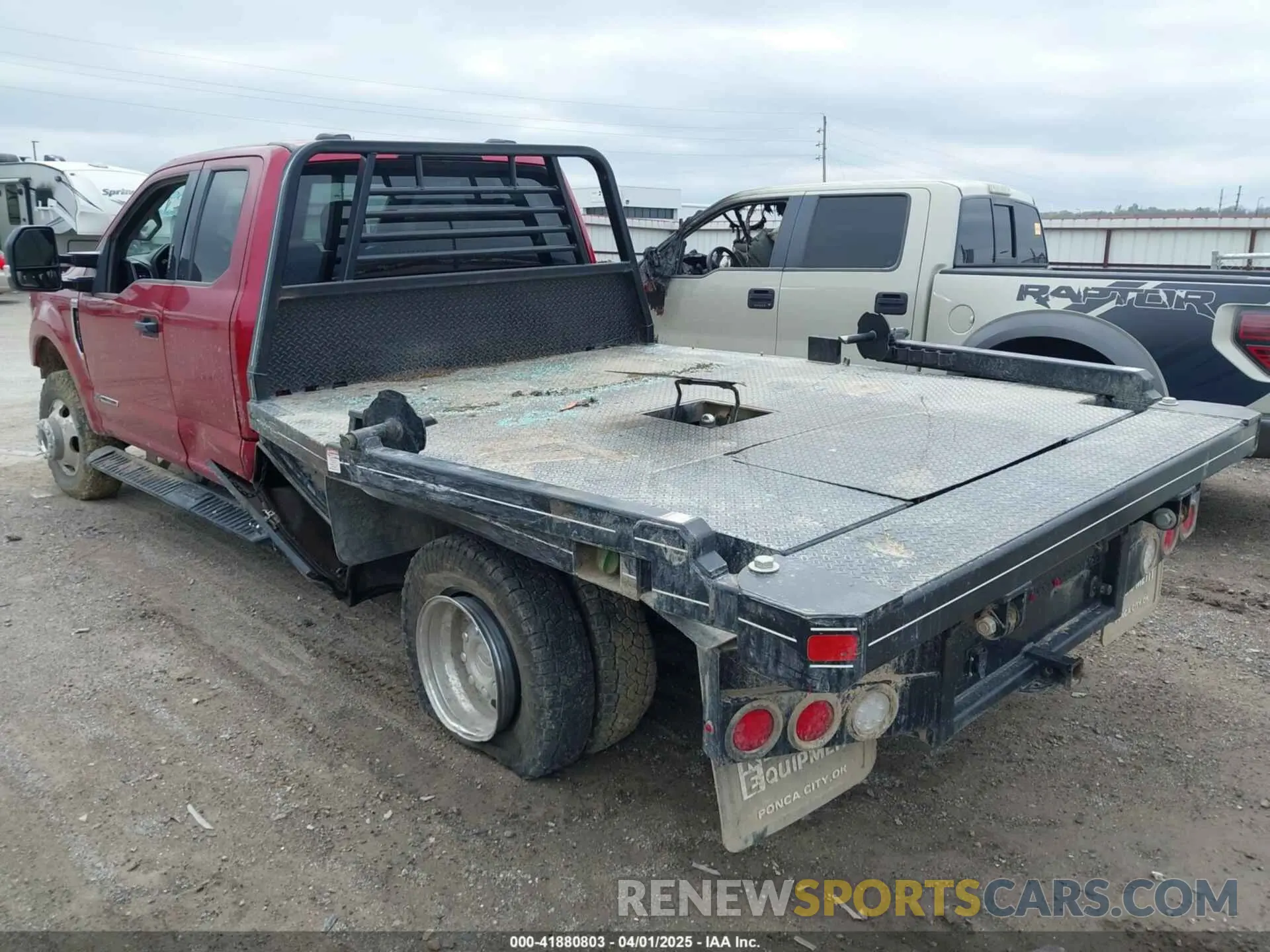 3 Photograph of a damaged car 1FD8X3HT4NEF46451 FORD F-350 CHASSIS 2022