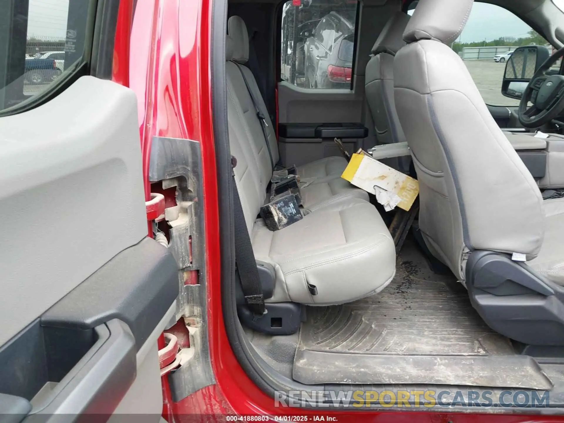 7 Photograph of a damaged car 1FD8X3HT4NEF46451 FORD F-350 CHASSIS 2022