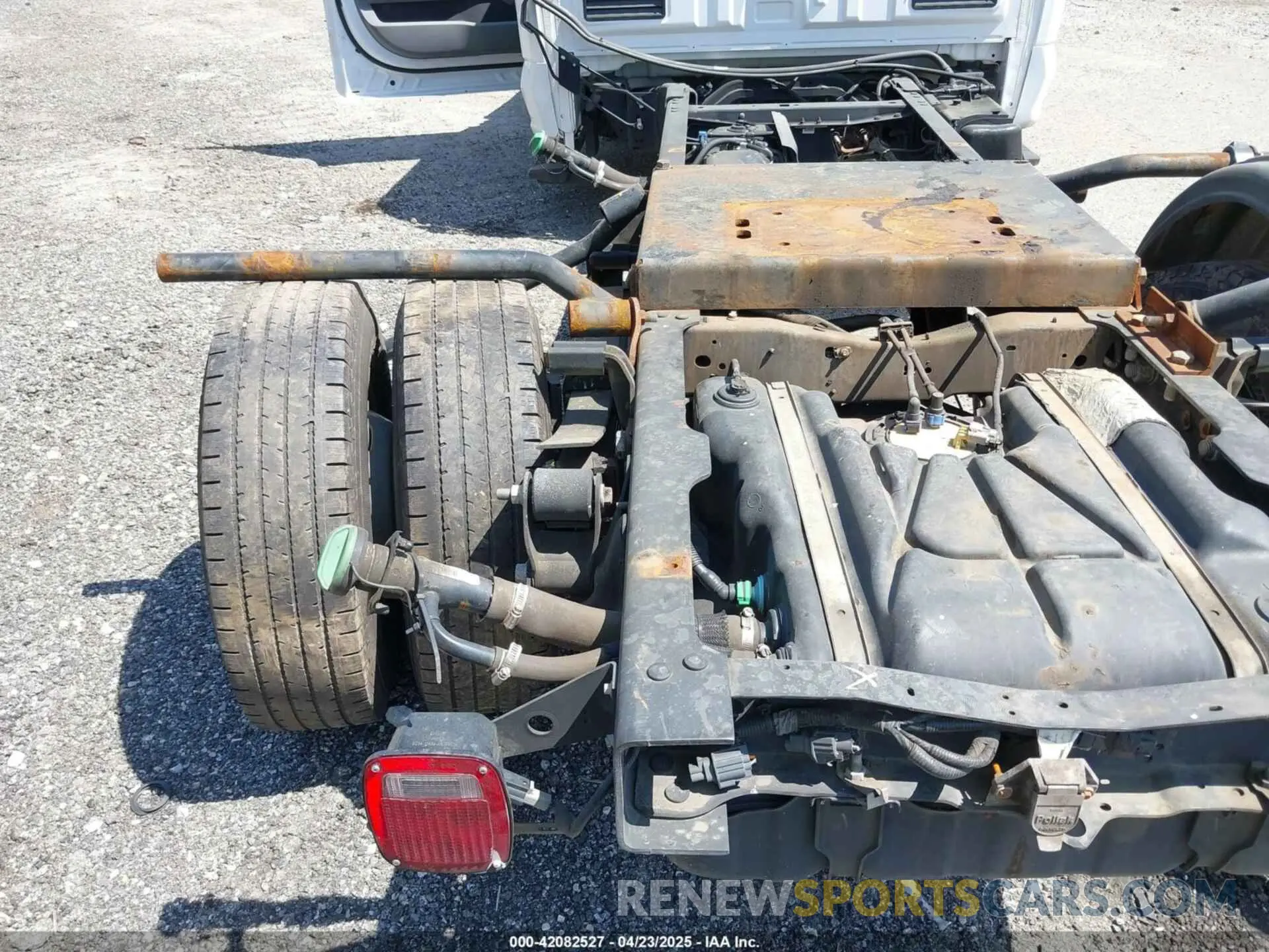 21 Photograph of a damaged car 1FDRF3GT3PEC64023 FORD F-350 CHASSIS 2023